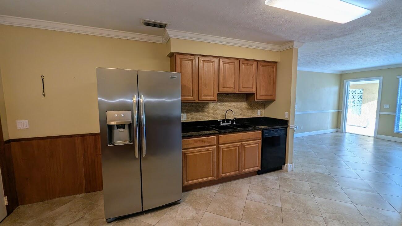 830 NW 10th Terrace