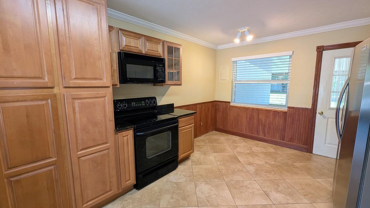 830 NW 10th Terrace