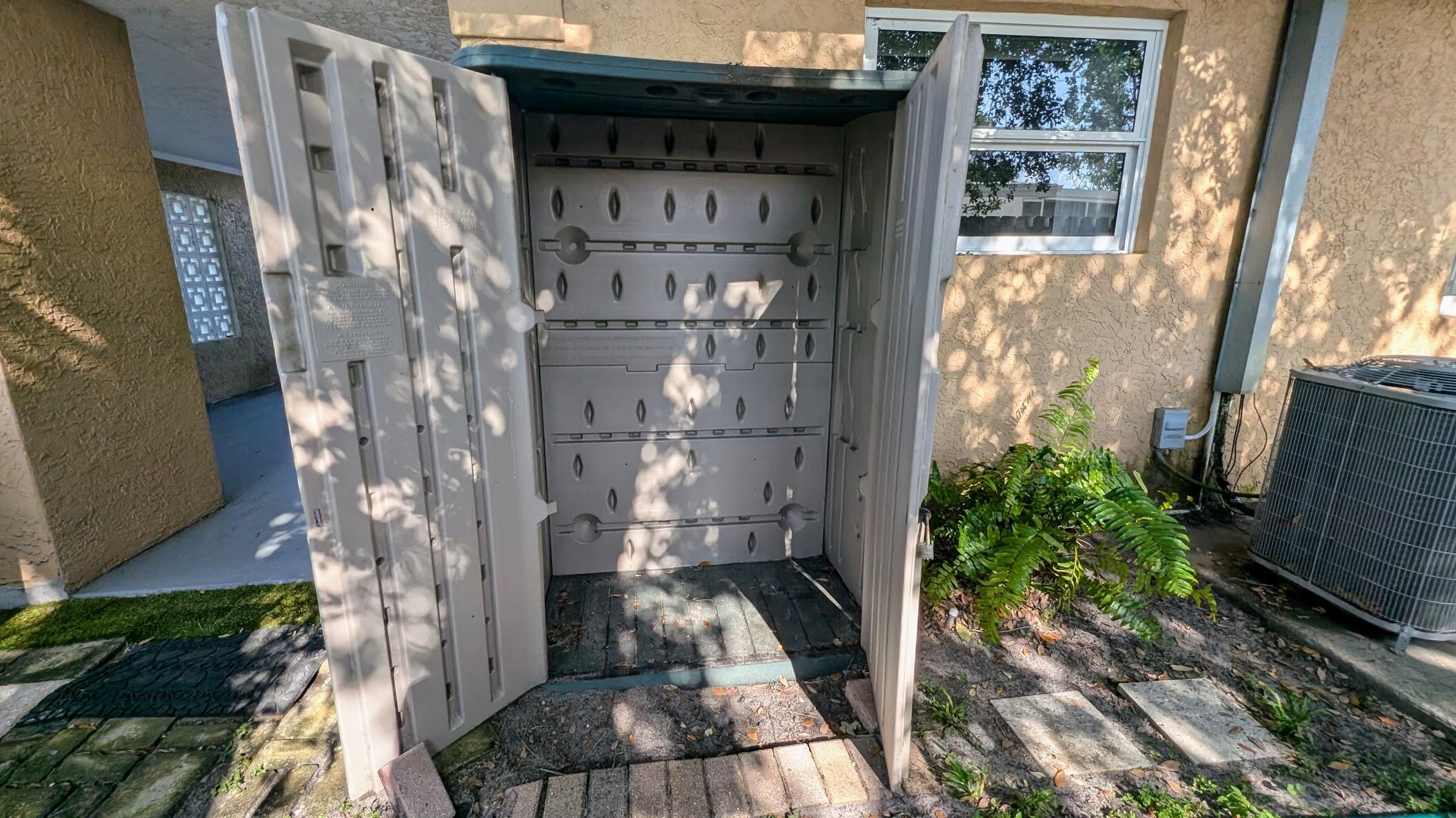 830 NW 10th Terrace