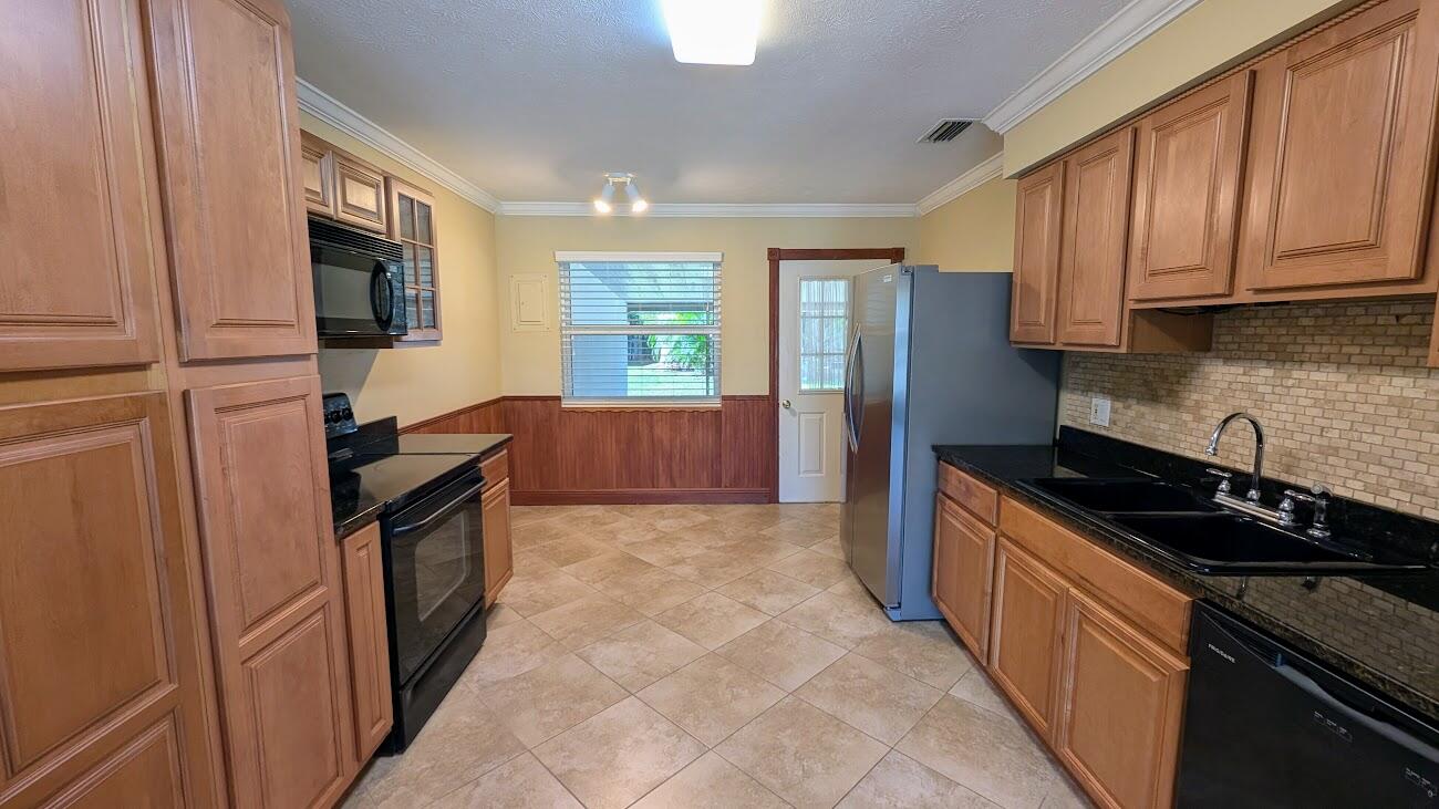 830 NW 10th Terrace