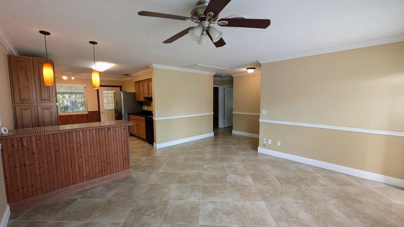 830 NW 10th Terrace