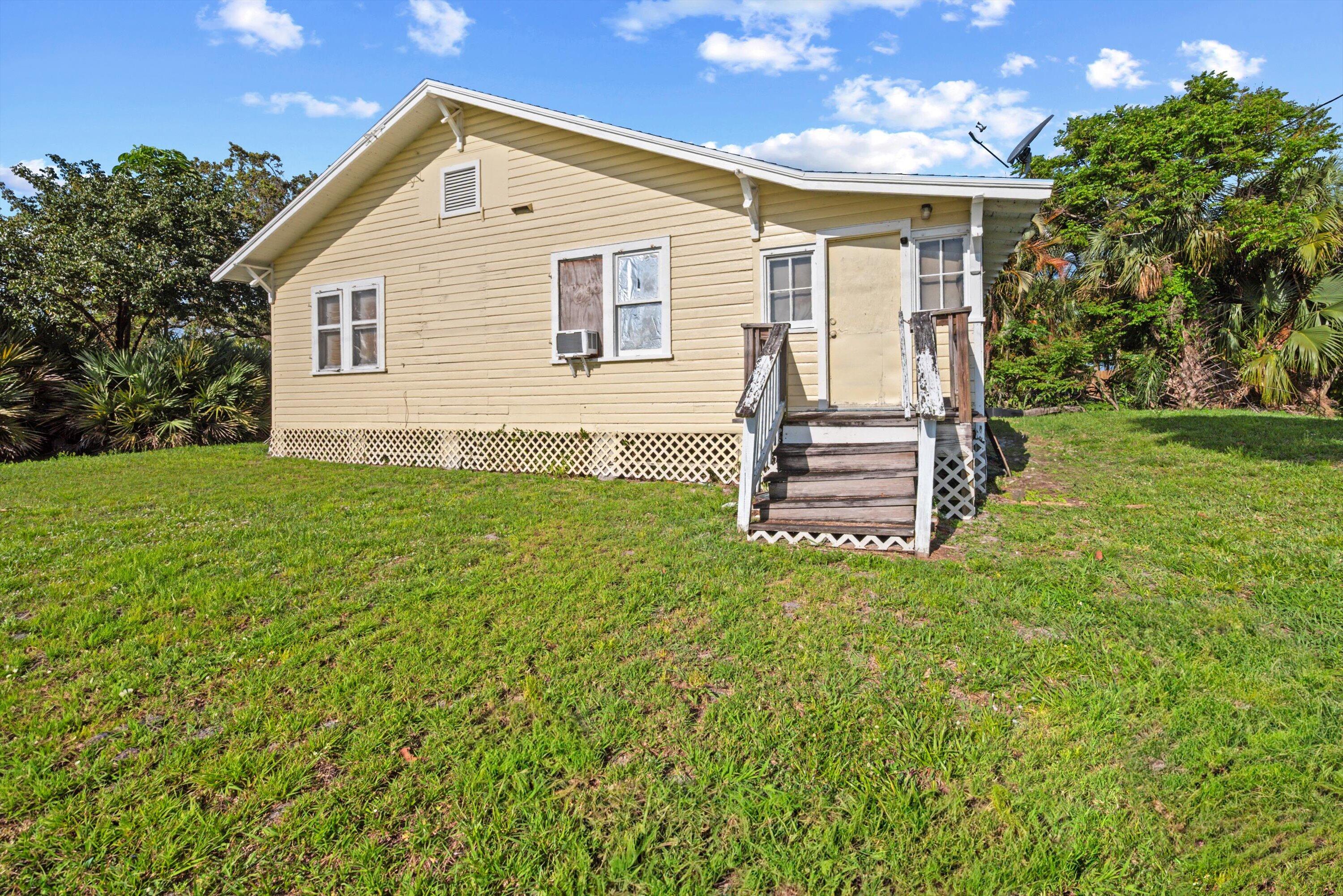 1566 NW 9th Avenue