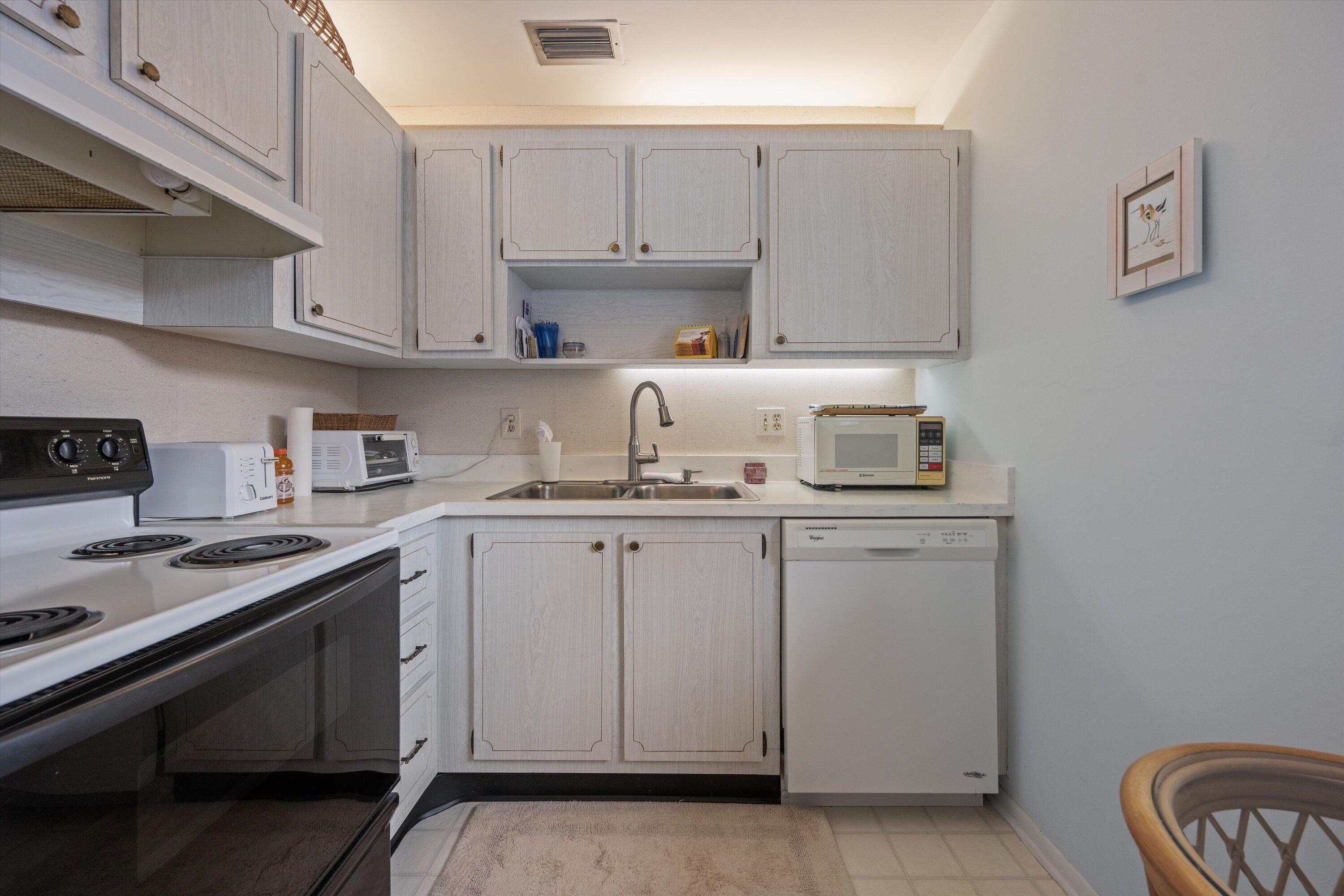2600 SE Ocean Boulevard V12
