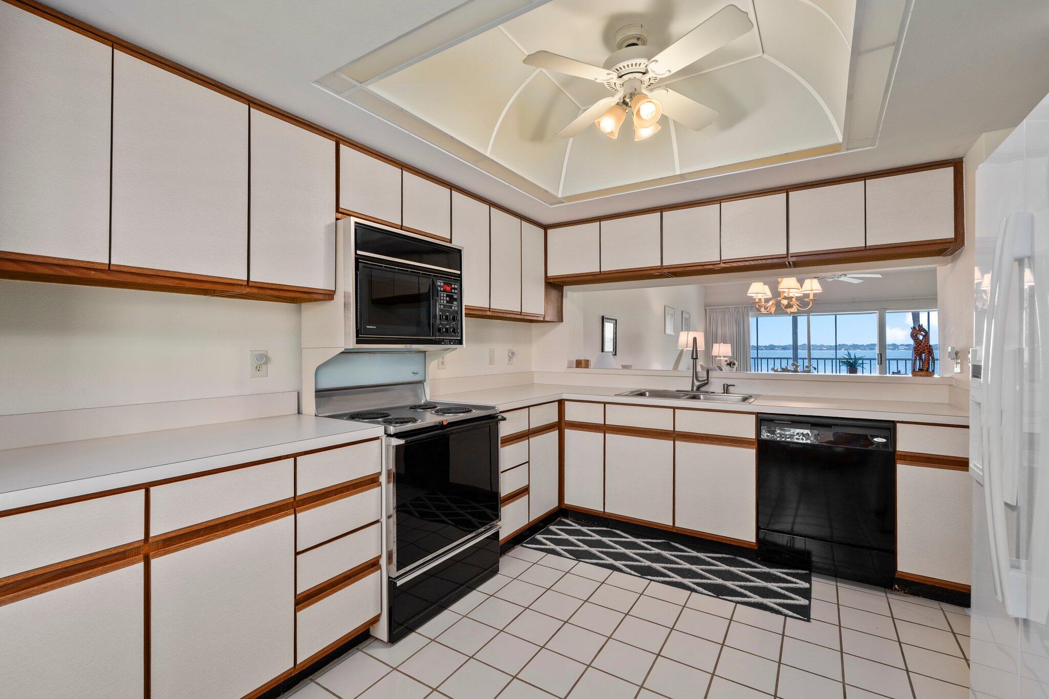 164 NE Edgewater Drive 2105