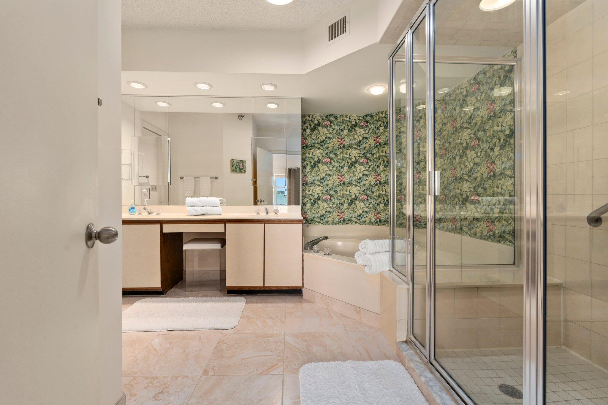 164 NE Edgewater Drive 2105