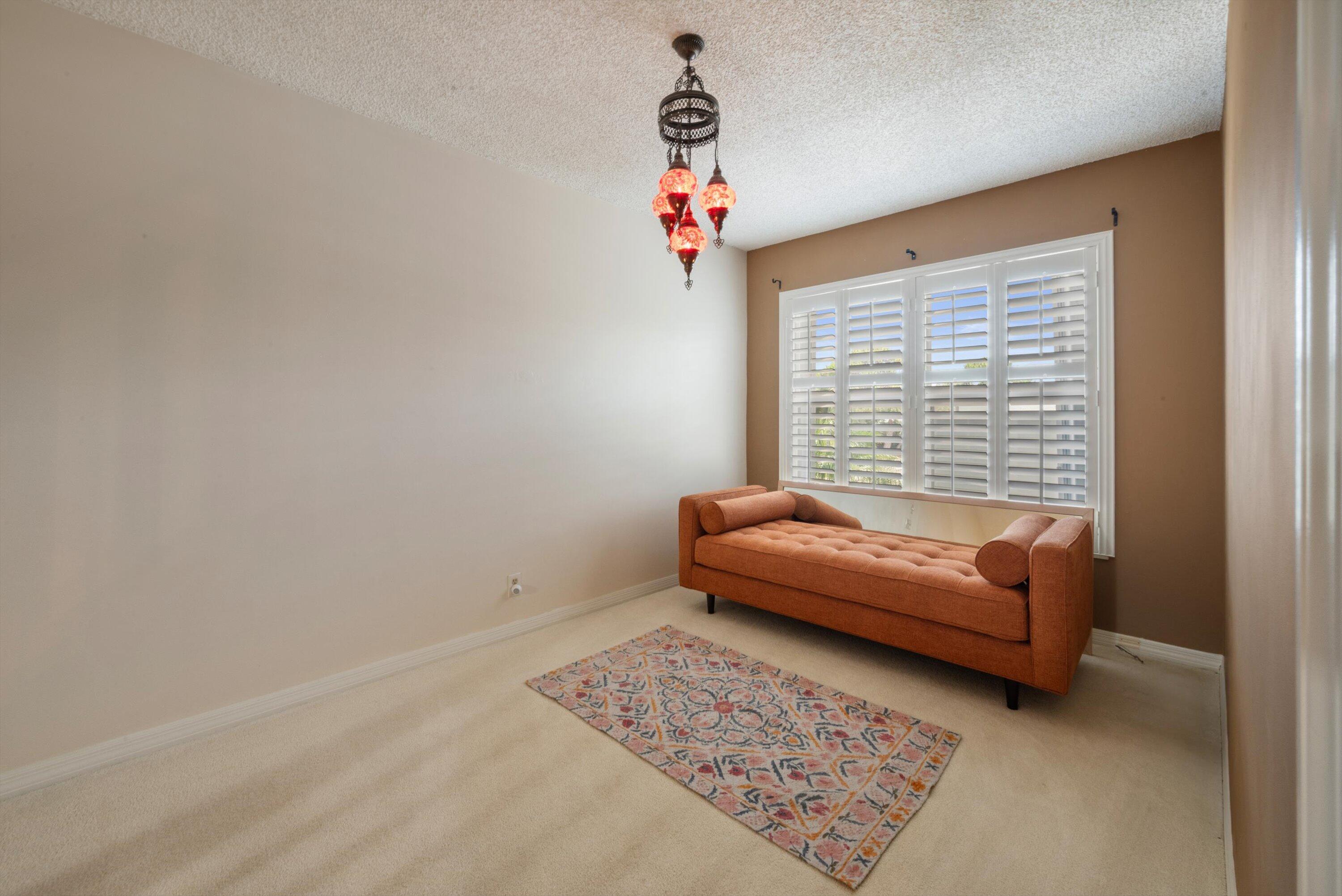 911 NE Sandalwood Place