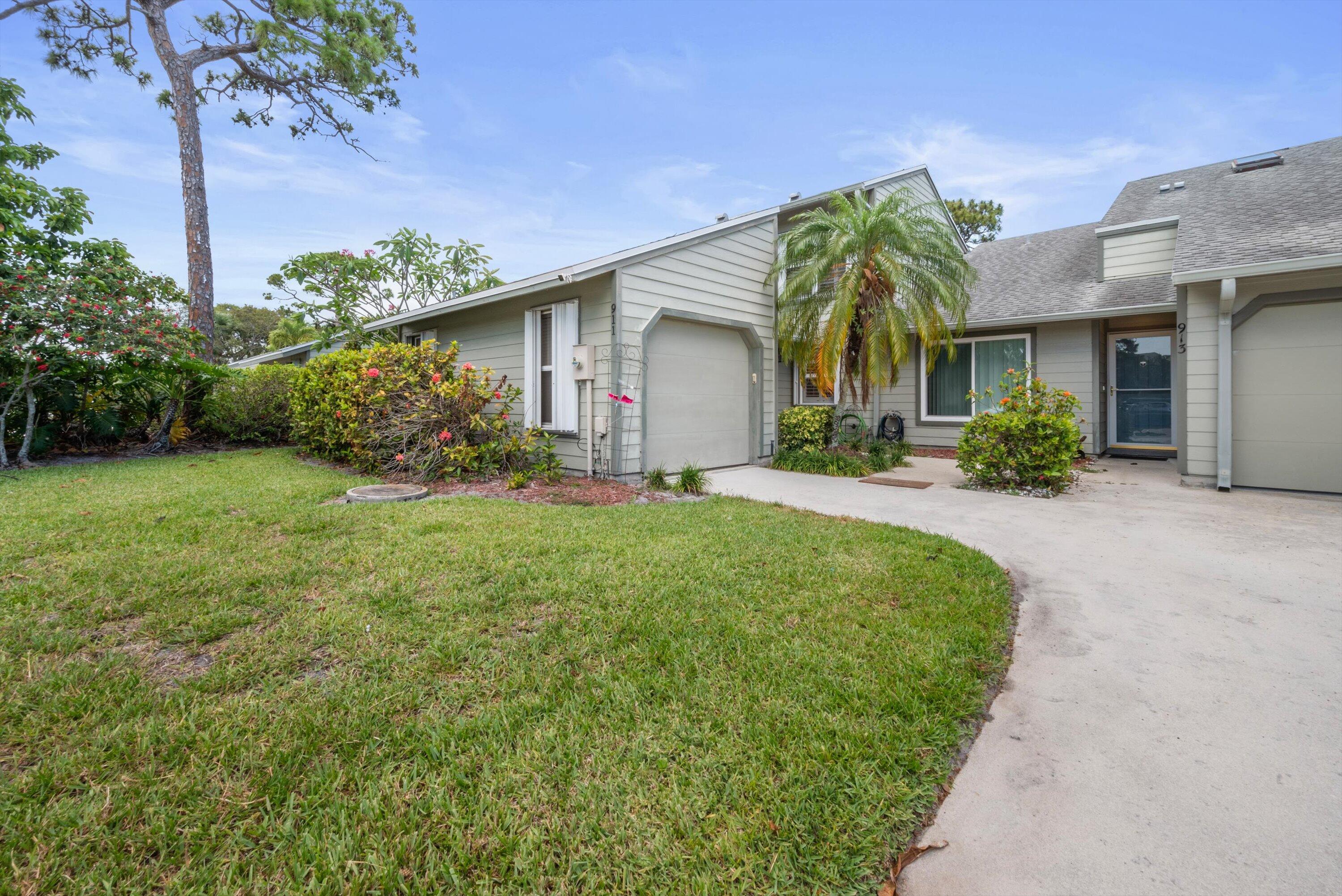 911 NE Sandalwood Place