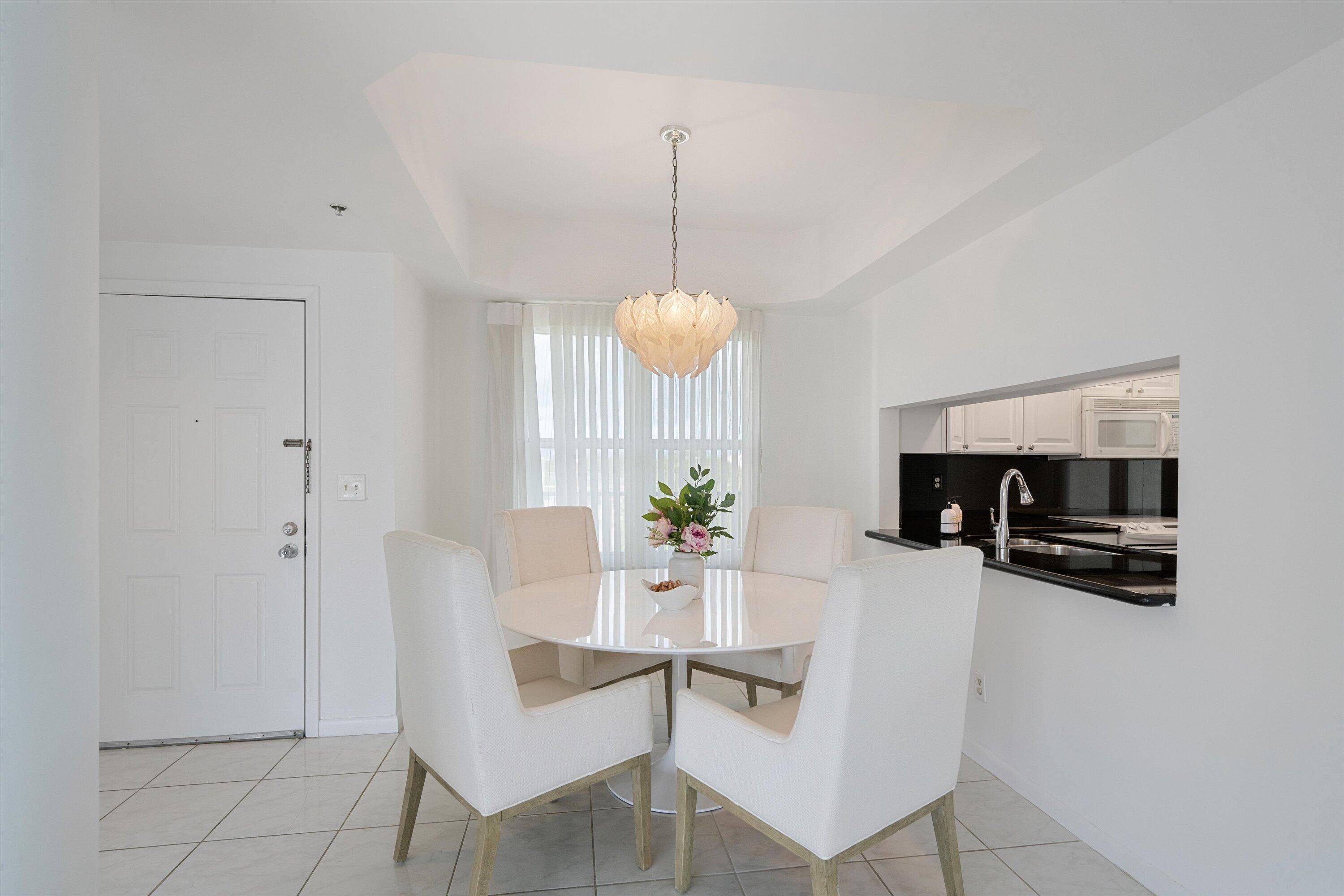 221 NE Plantation Road 303