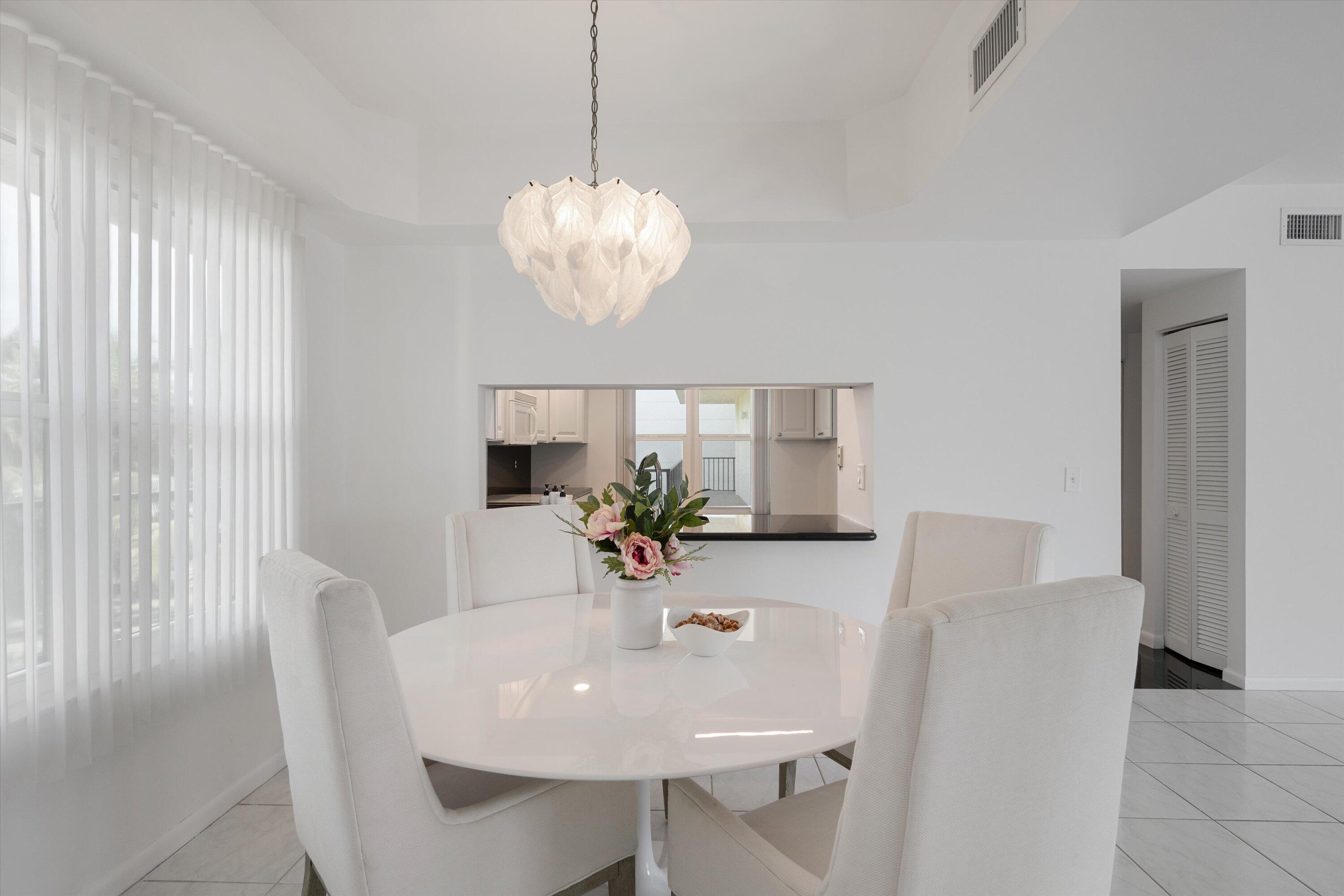 221 NE Plantation Road 303