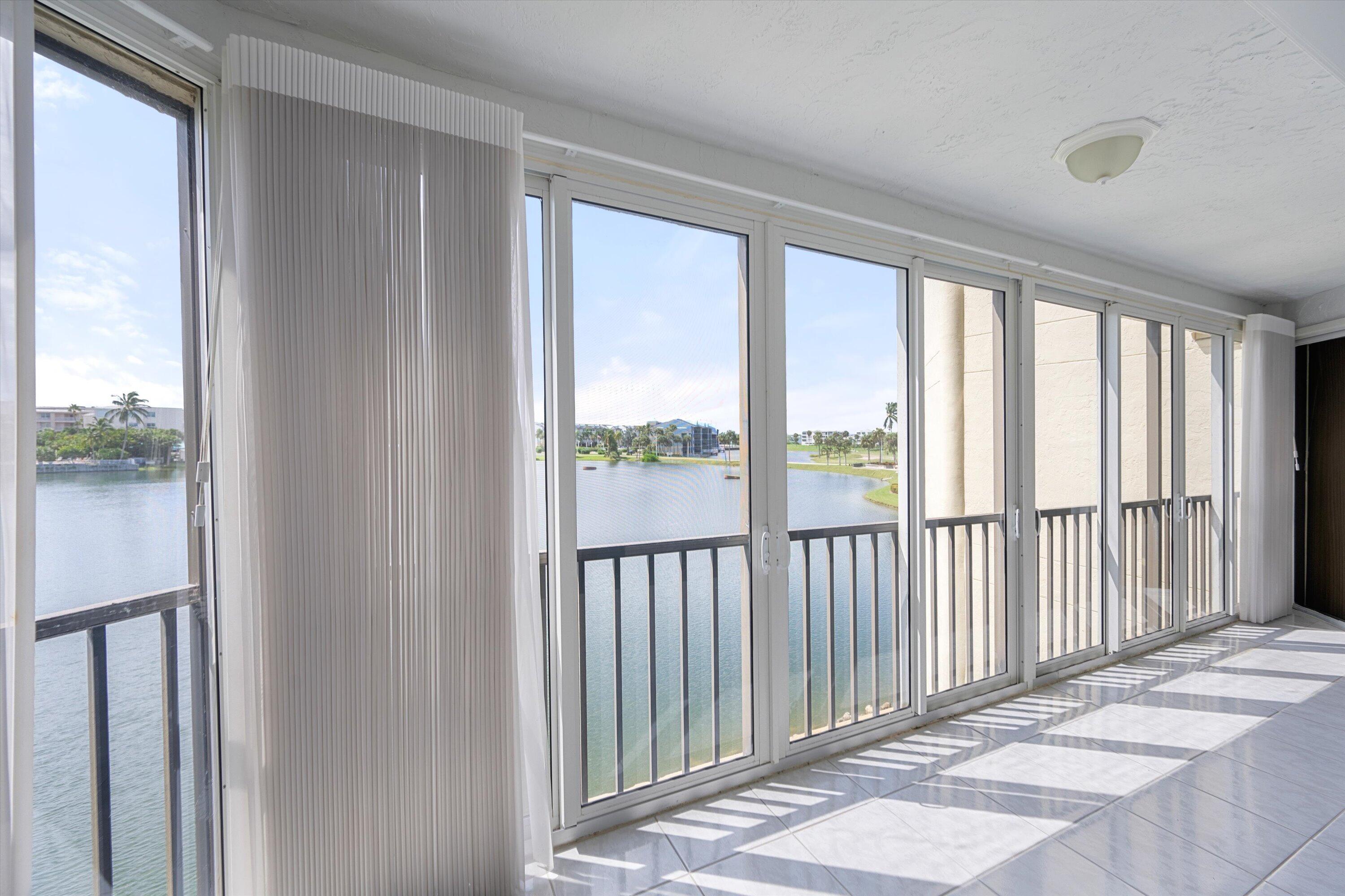 221 NE Plantation Road 303