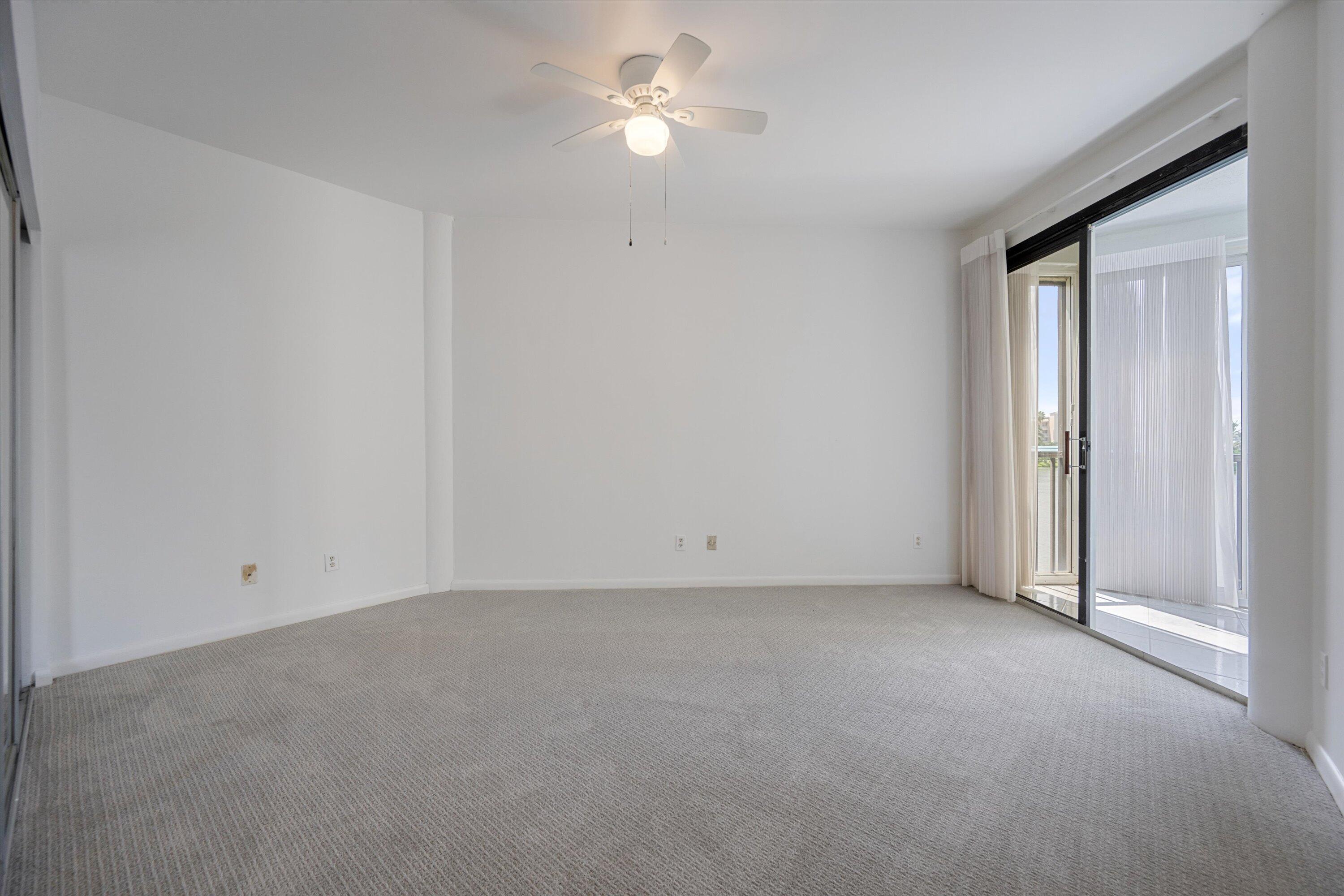 221 NE Plantation Road 303
