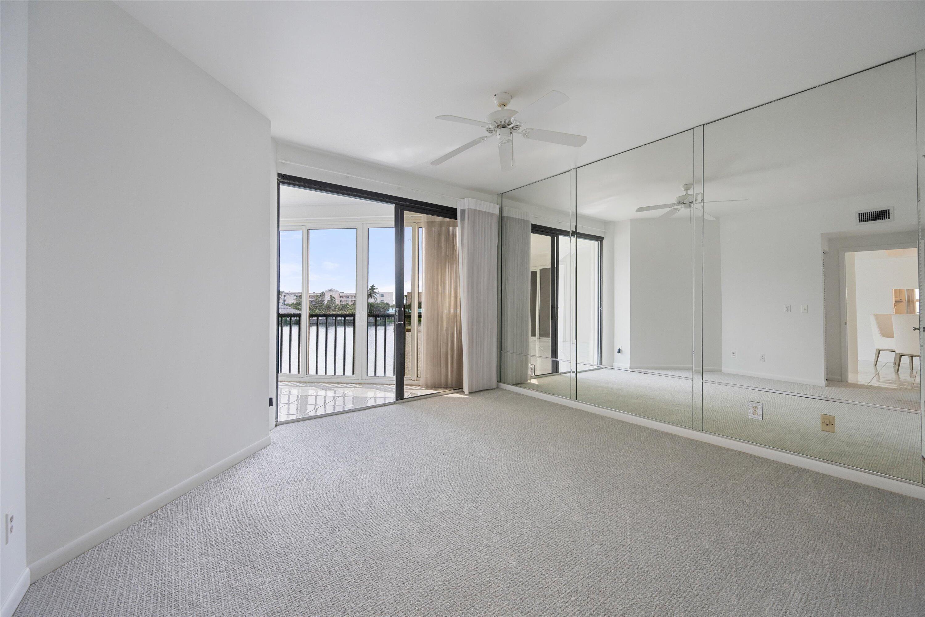 221 NE Plantation Road 303
