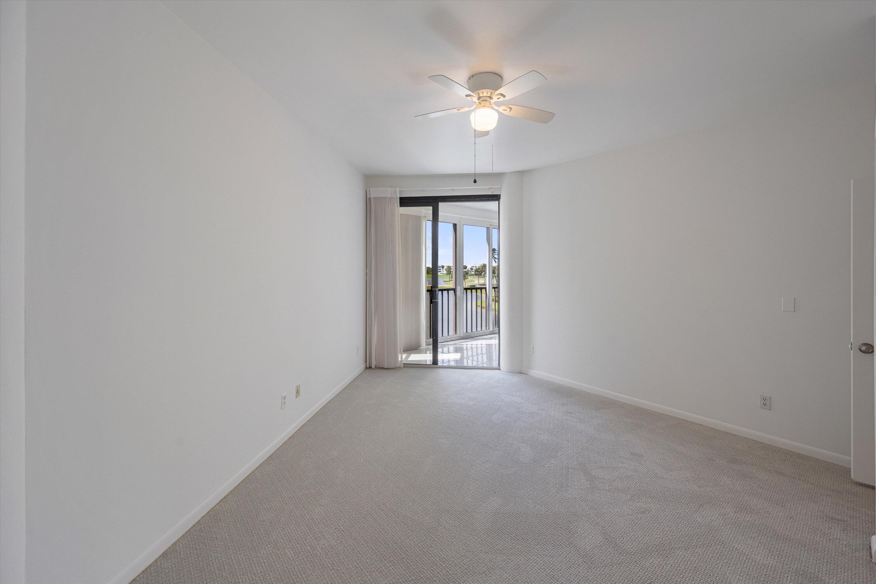 221 NE Plantation Road 303