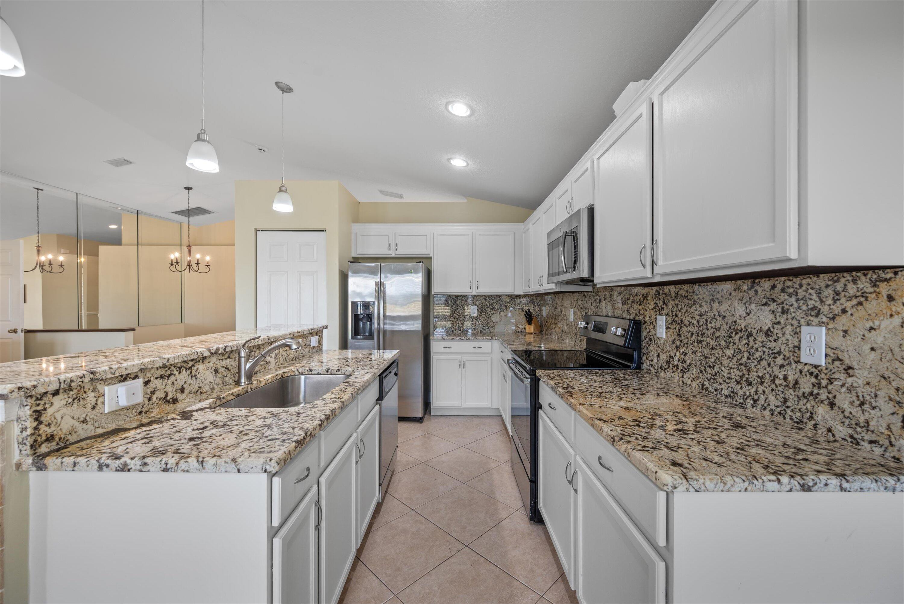 832 NW Greenwich Court, Port St. Lucie