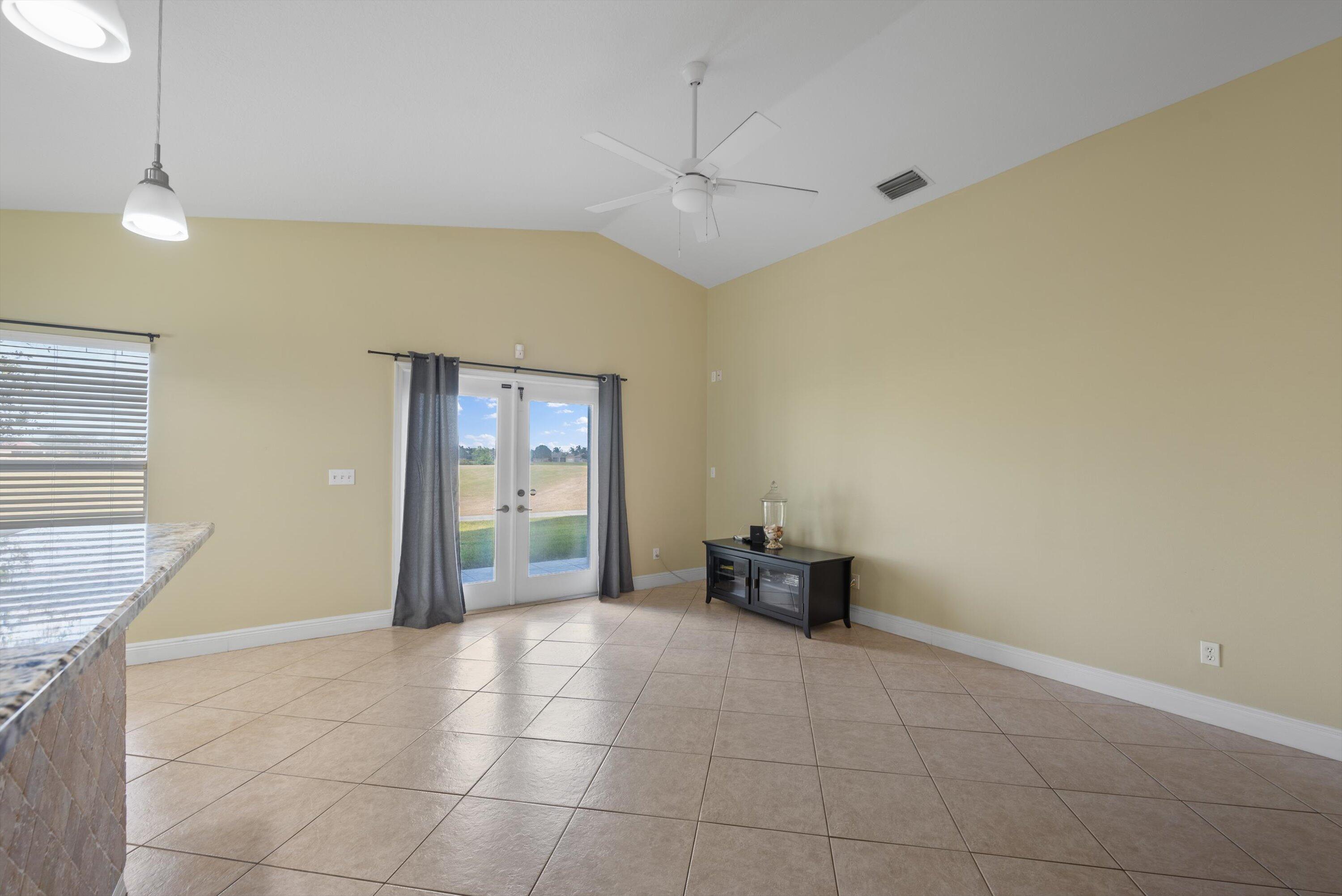 832 NW Greenwich Court, Port St. Lucie