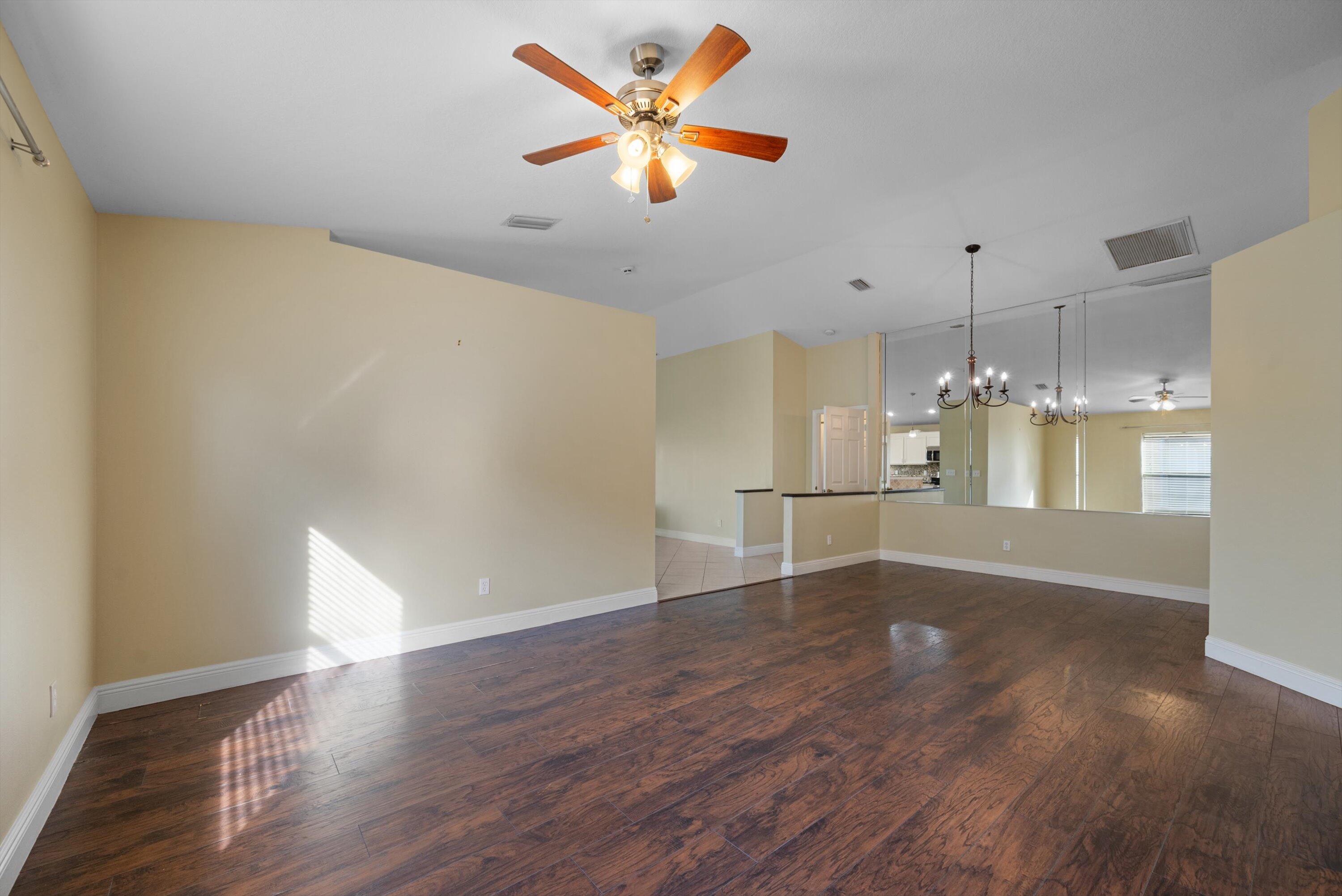 832 NW Greenwich Court, Port St. Lucie