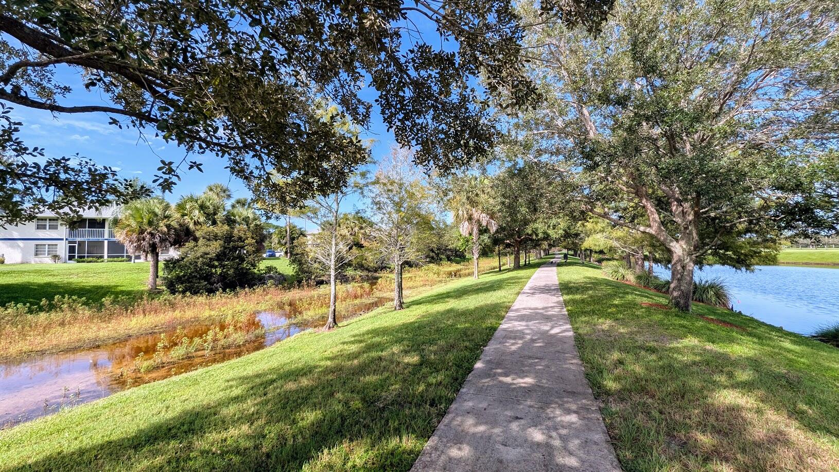 1563 SE Royal Green Circle 204, Port St. Lucie Unit: 204
