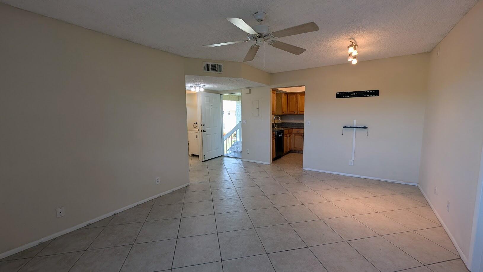 1563 SE Royal Green Circle 204, Port St. Lucie Unit: 204