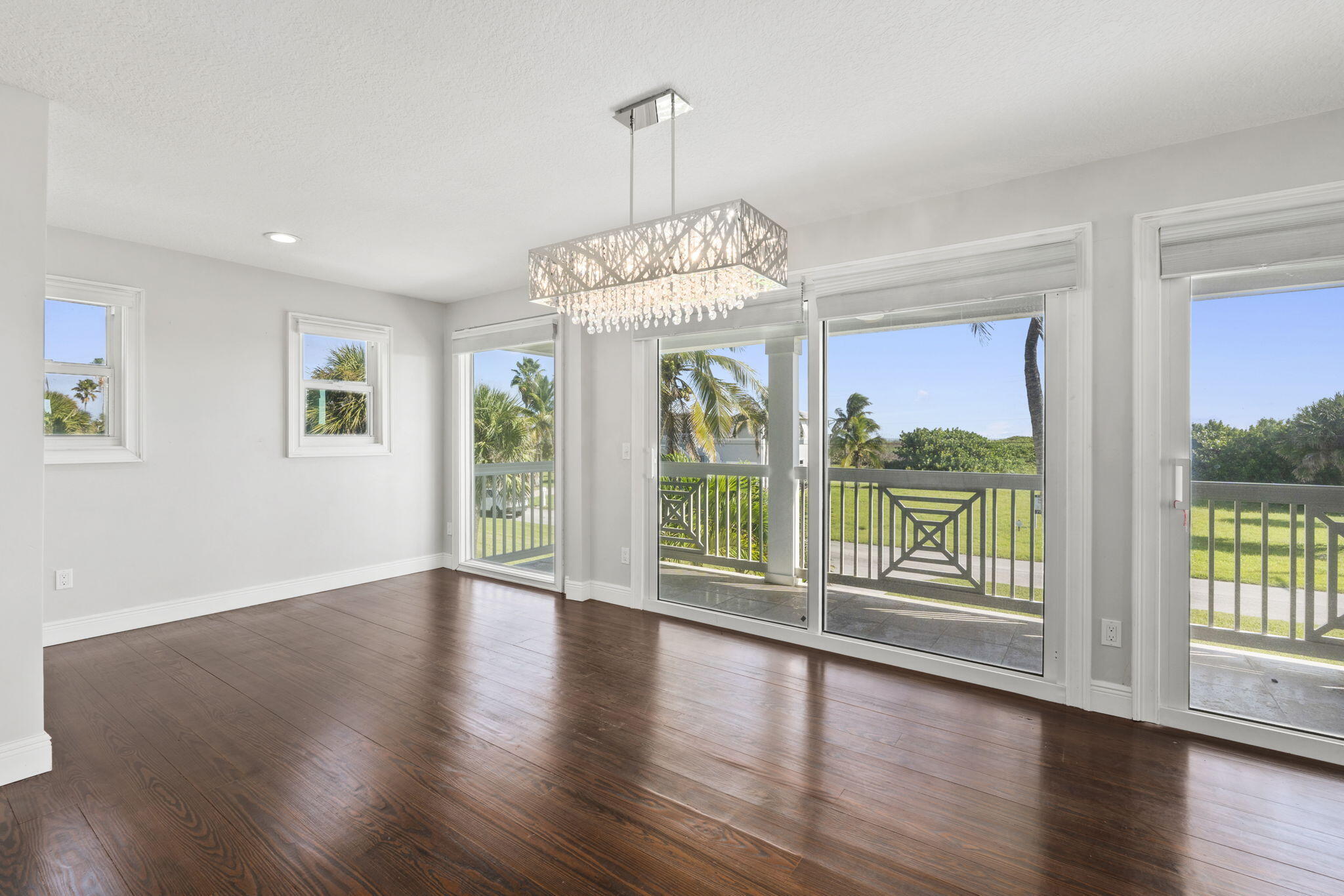 1911 Surfside Drive