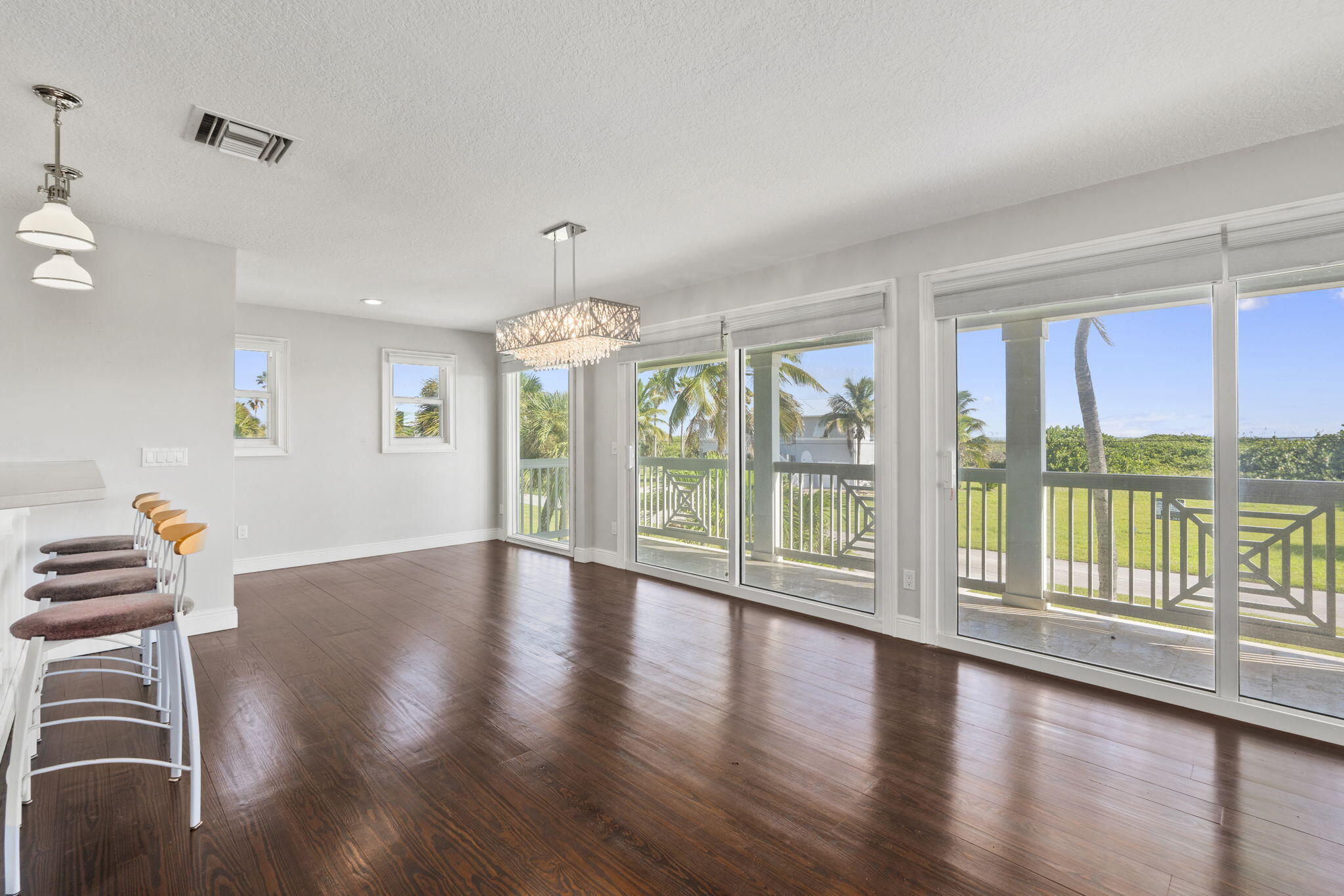 1911 Surfside Drive