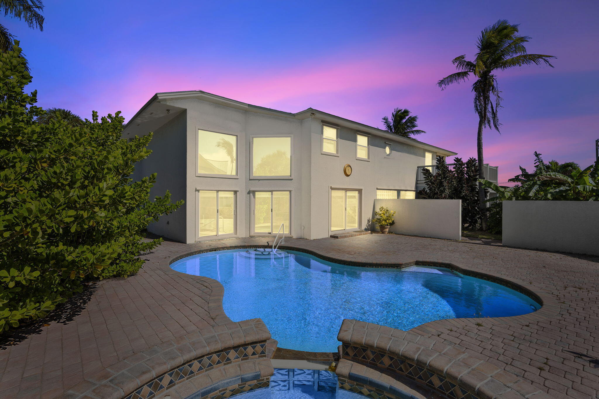 1911 Surfside Drive