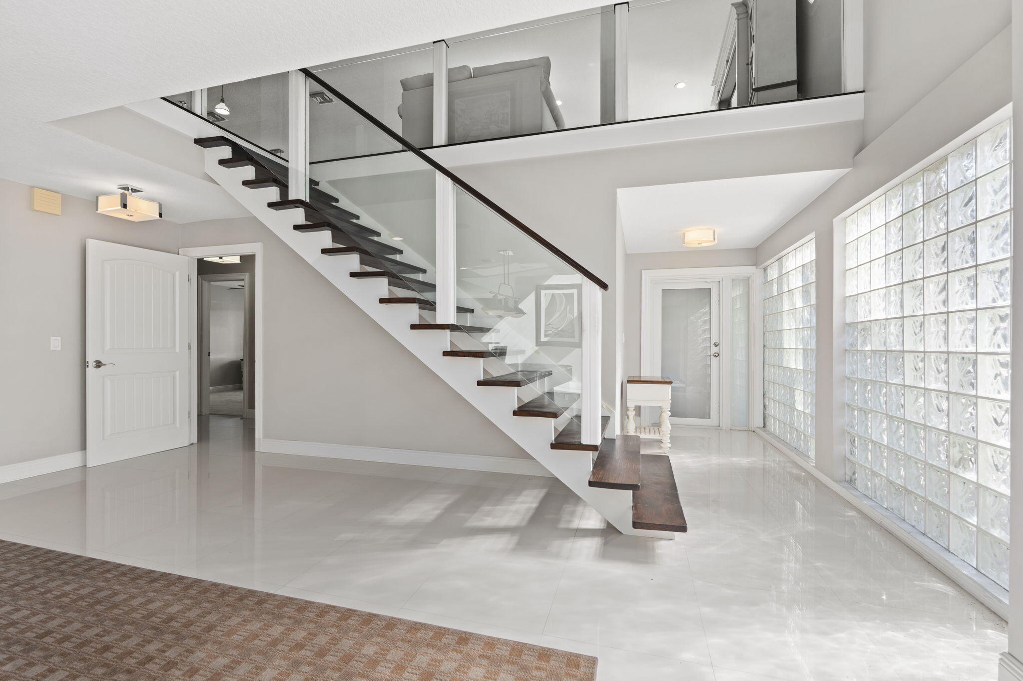 1911 Surfside Drive