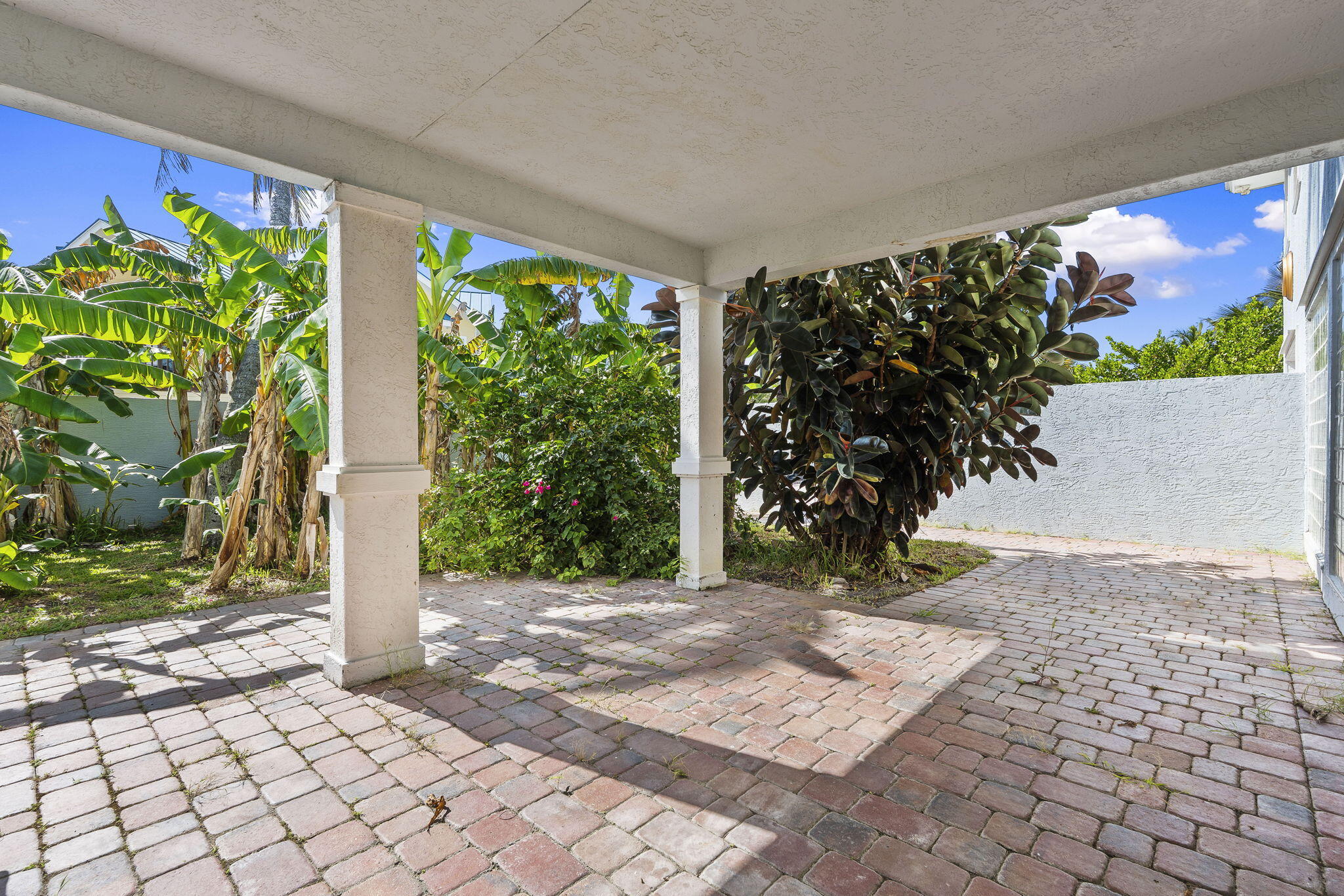 1911 Surfside Drive