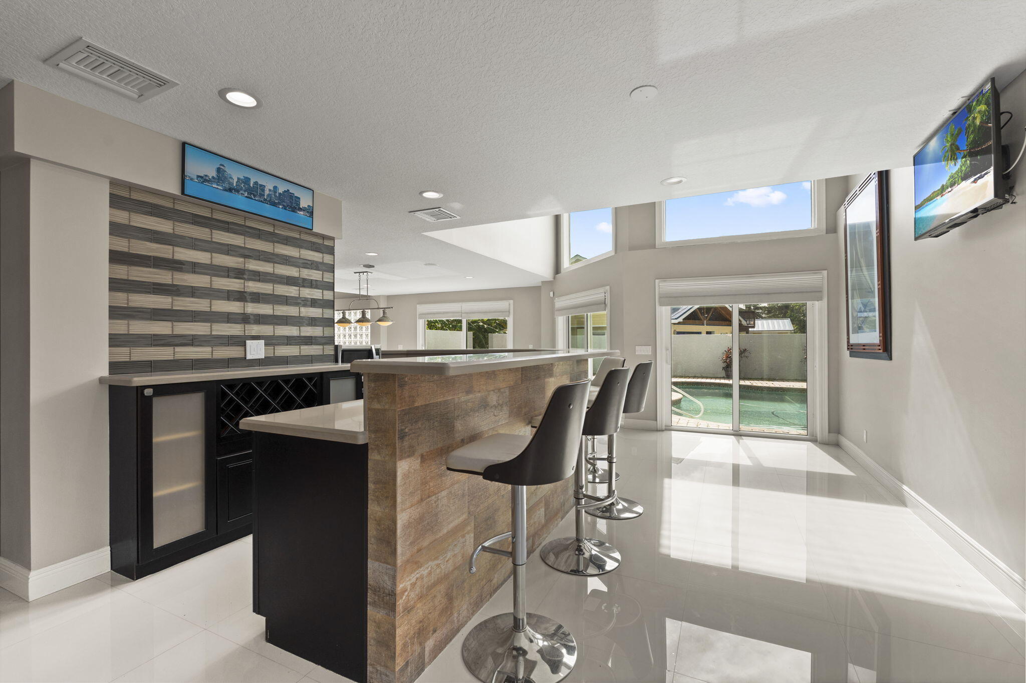 1911 Surfside Drive