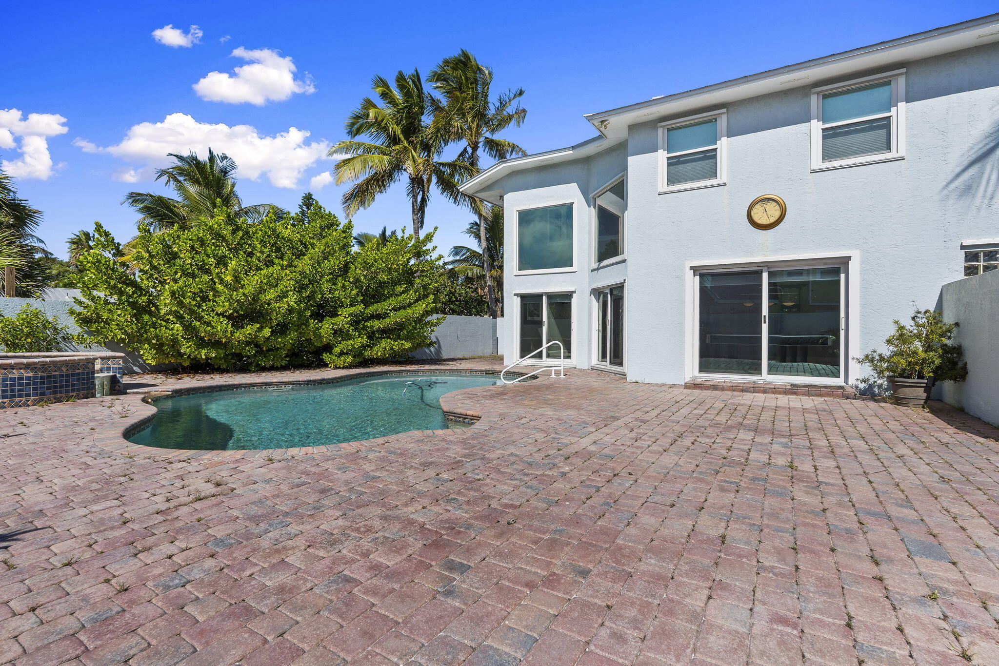 1911 Surfside Drive
