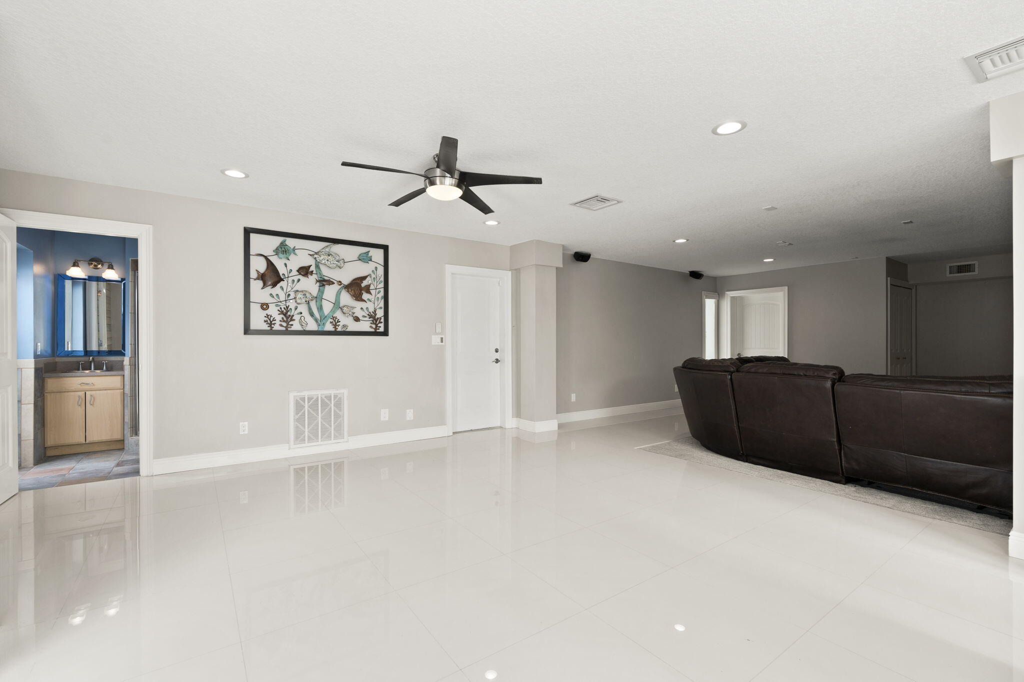 1911 Surfside Drive