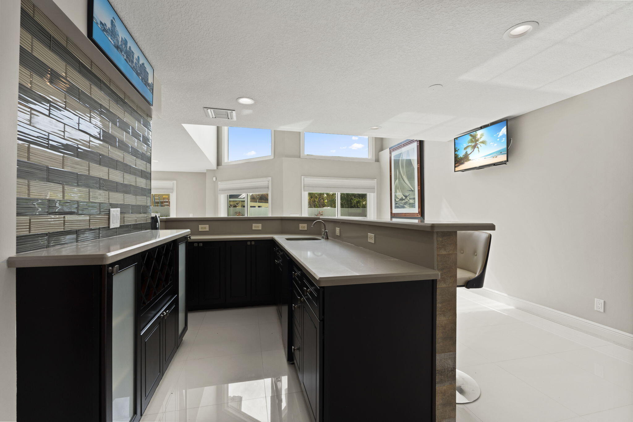 1911 Surfside Drive