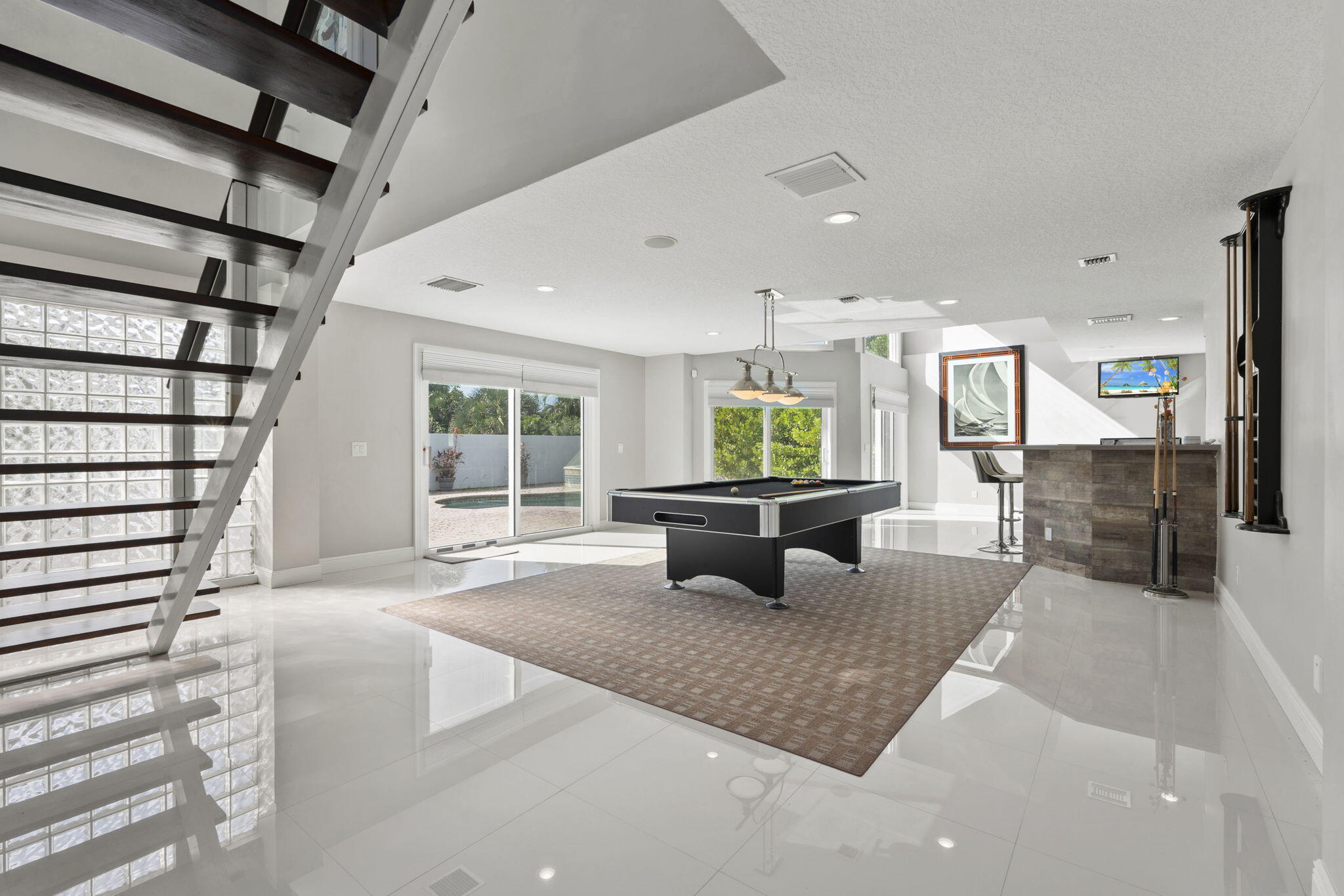 1911 Surfside Drive