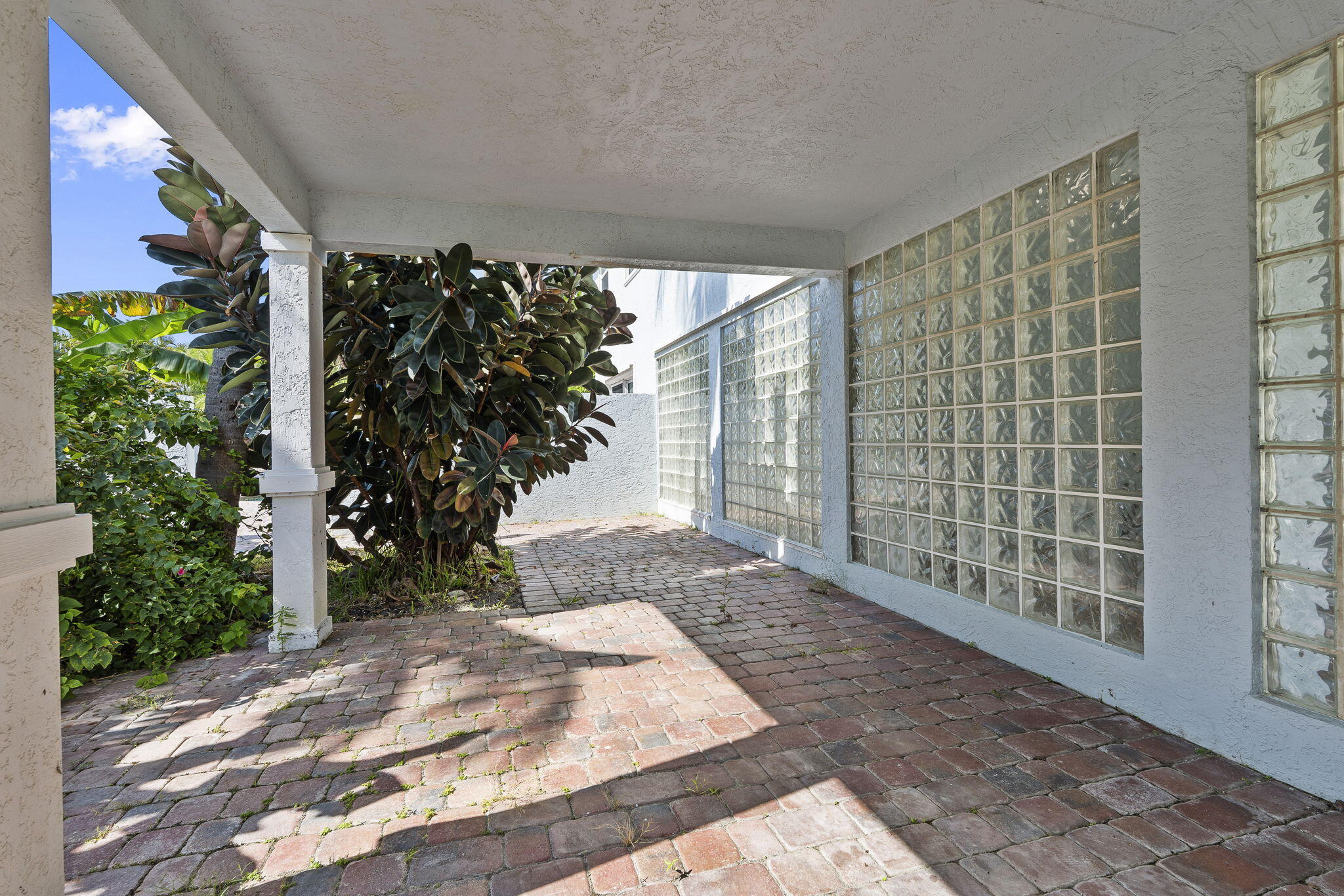 1911 Surfside Drive