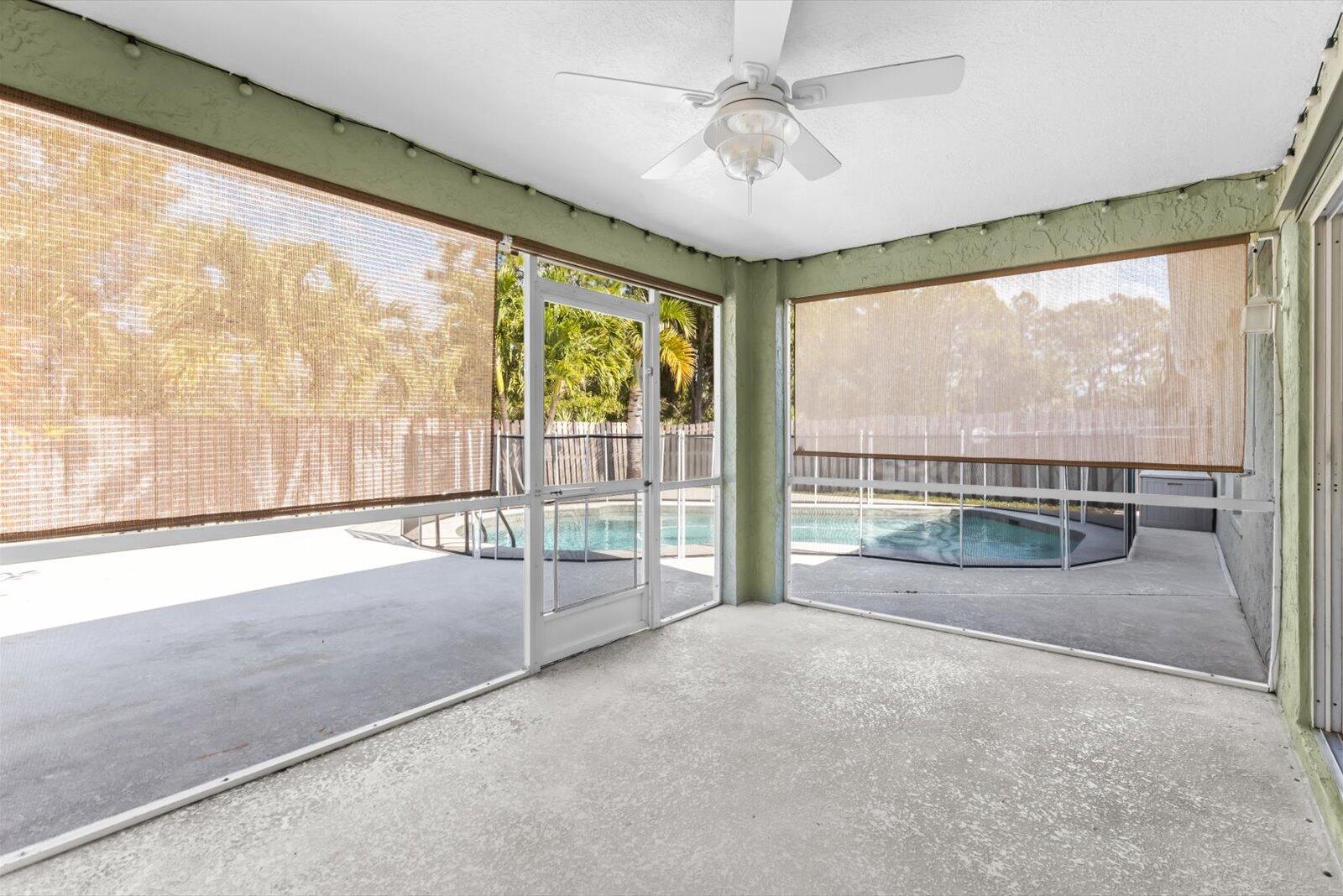 920 NW Waterlily Place