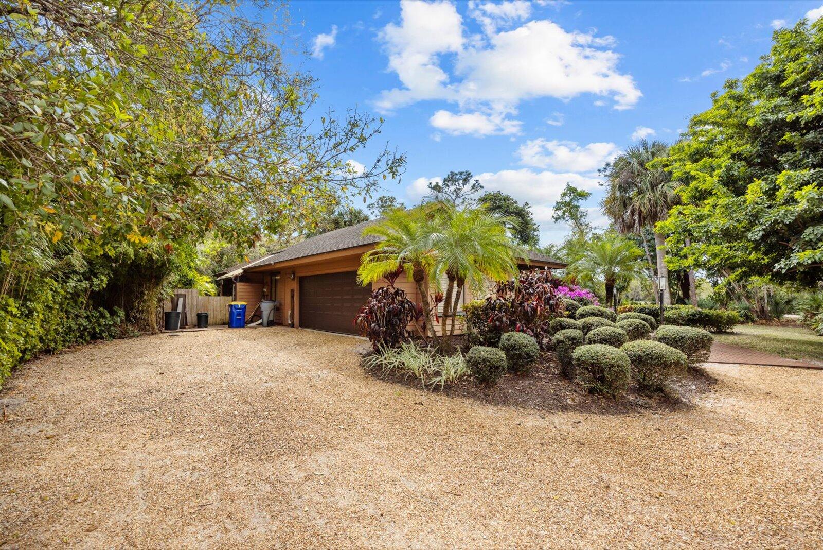 1995 SW Saint Andrews Drive