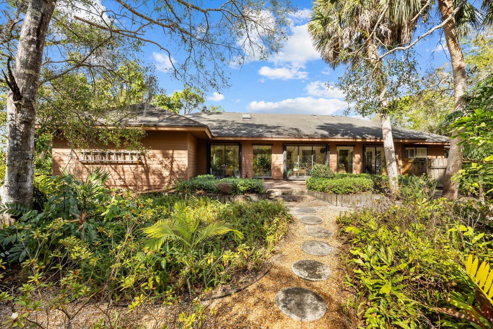 1995 SW Saint Andrews Drive