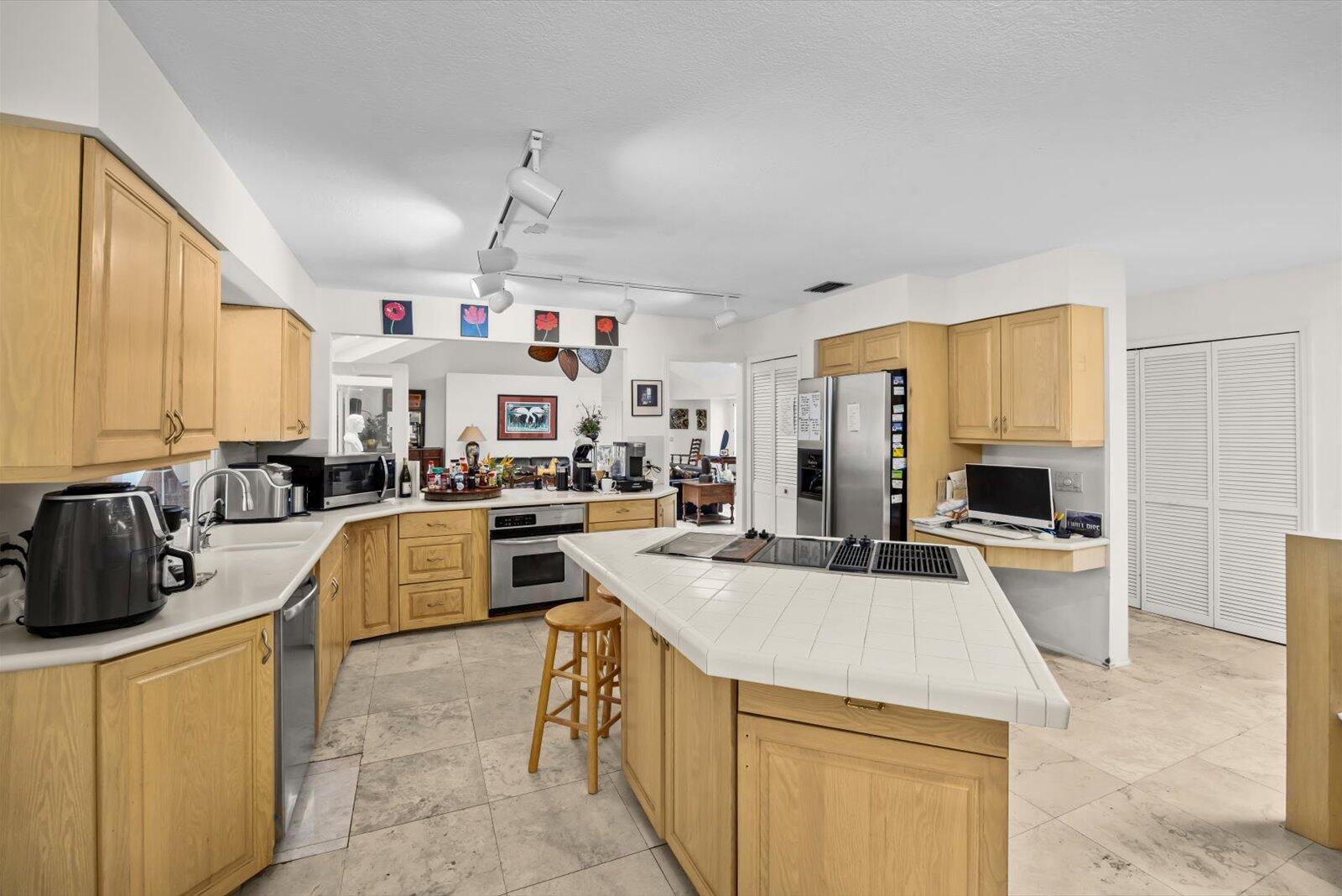 1995 SW Saint Andrews Drive