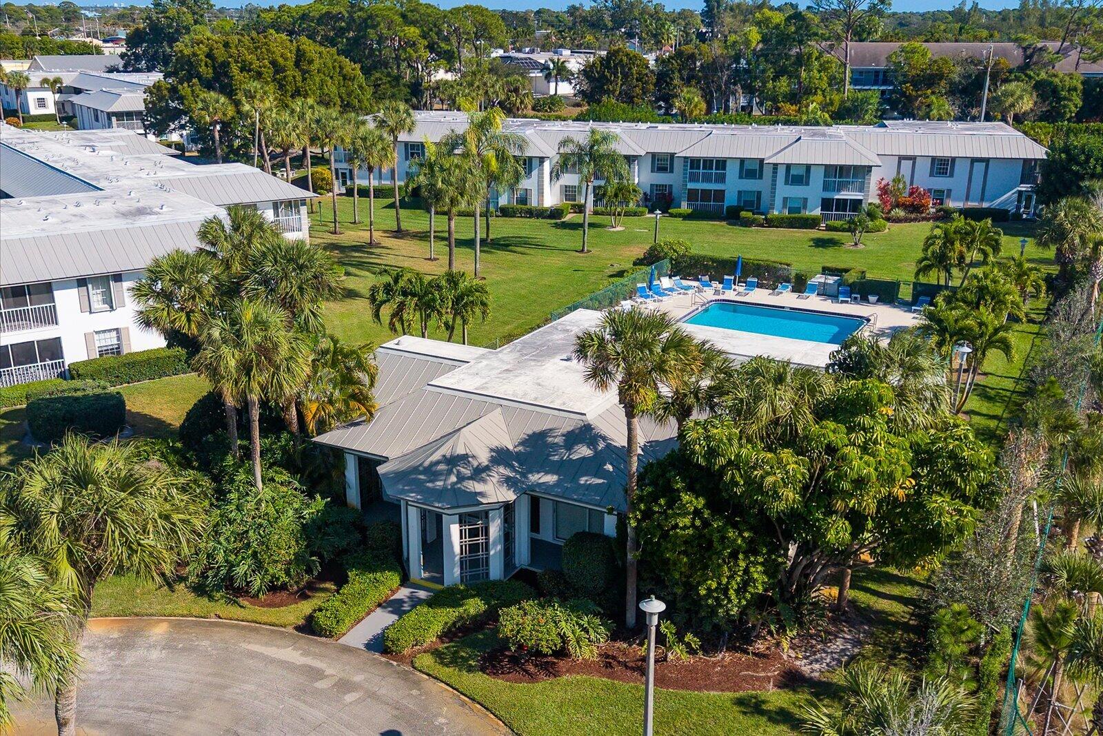 806 SE Central Parkway 6