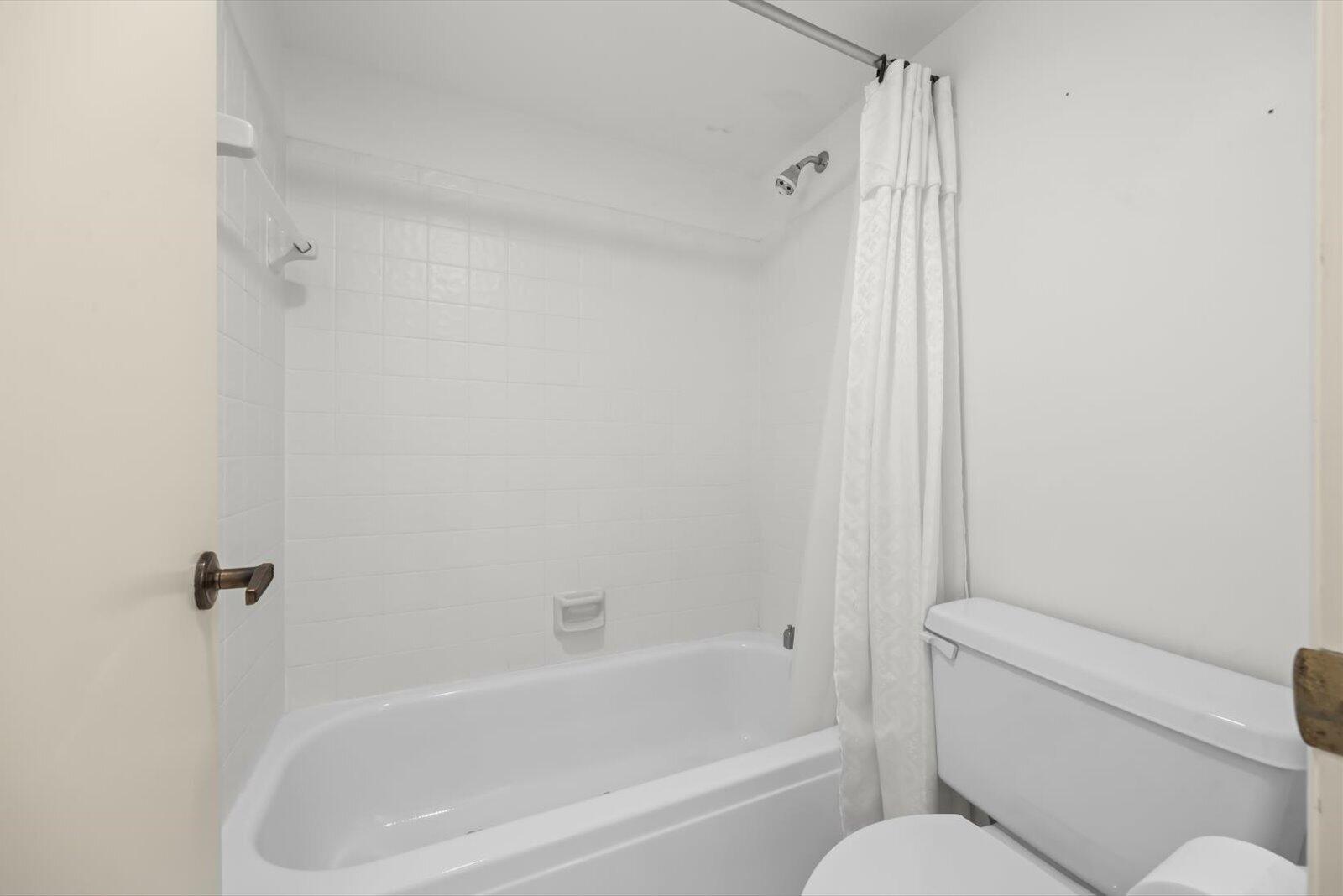 806 SE Central Parkway 6