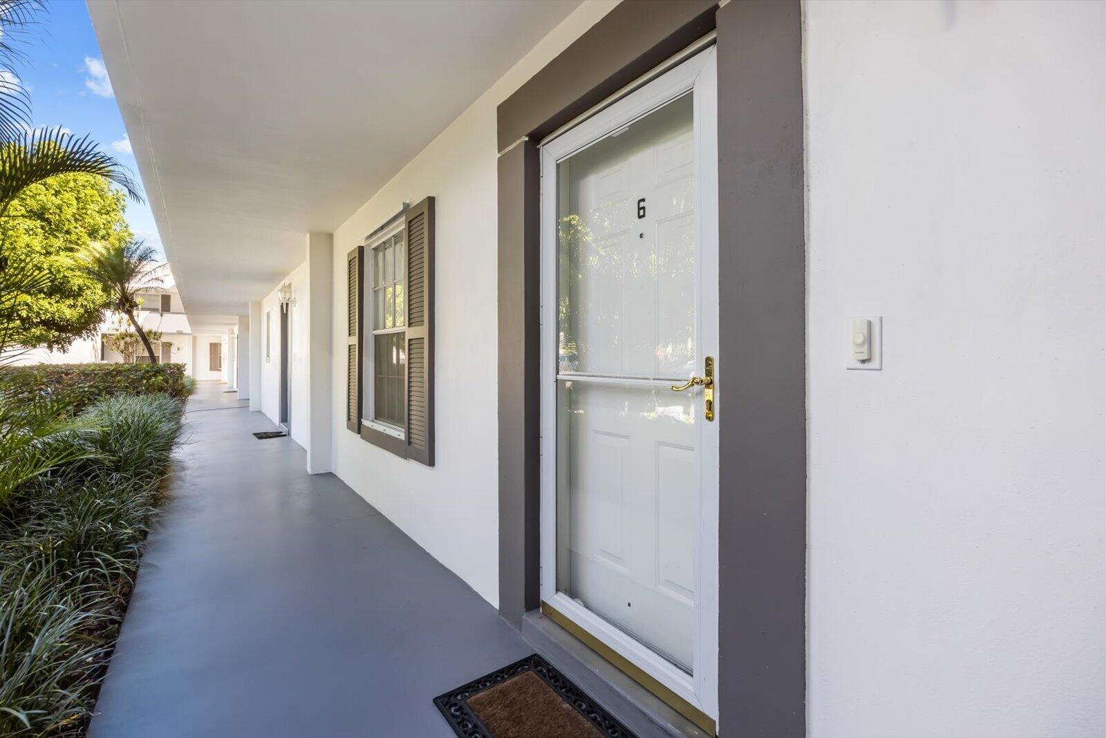 806 SE Central Parkway 6