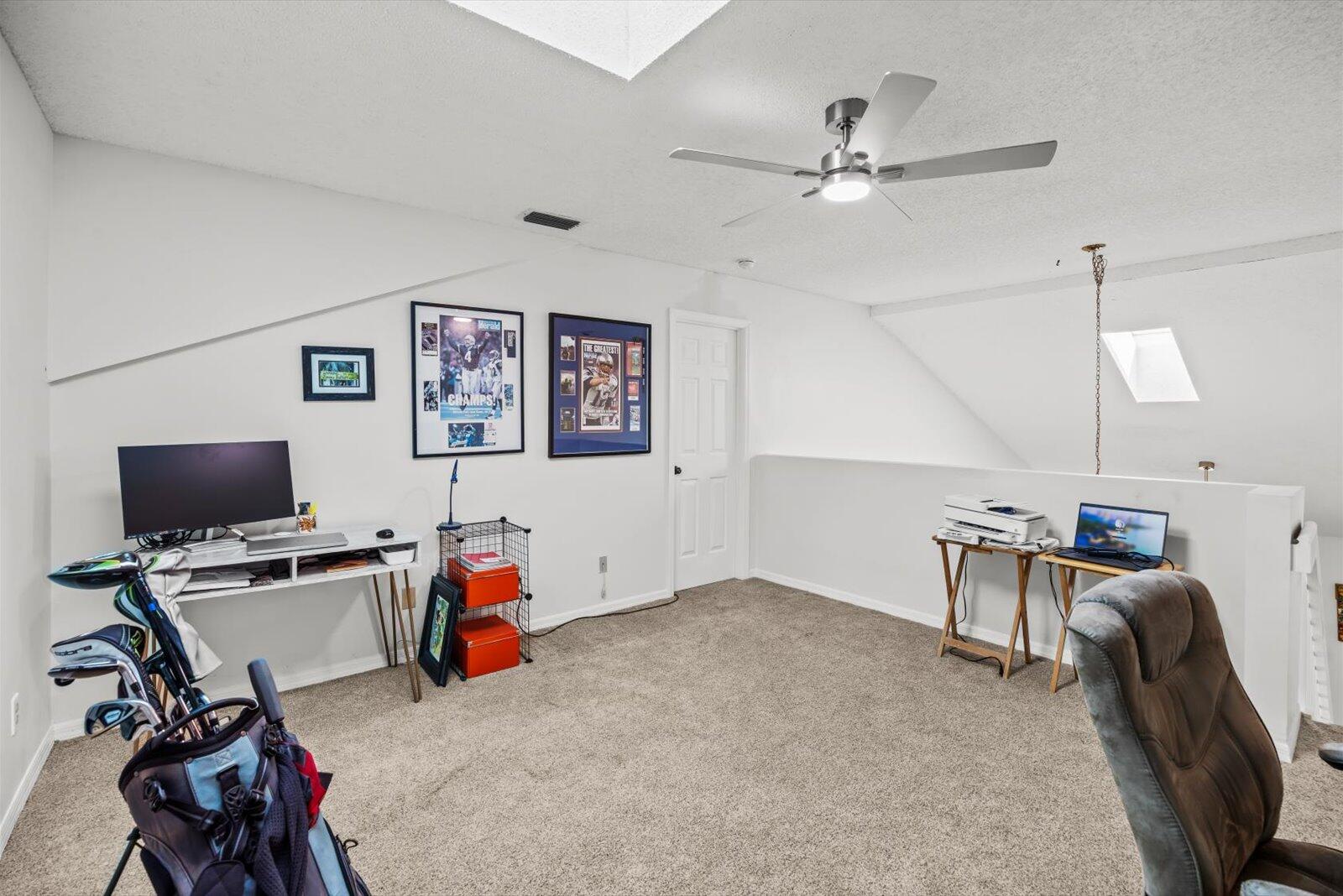 933 NE Sandalwood Place