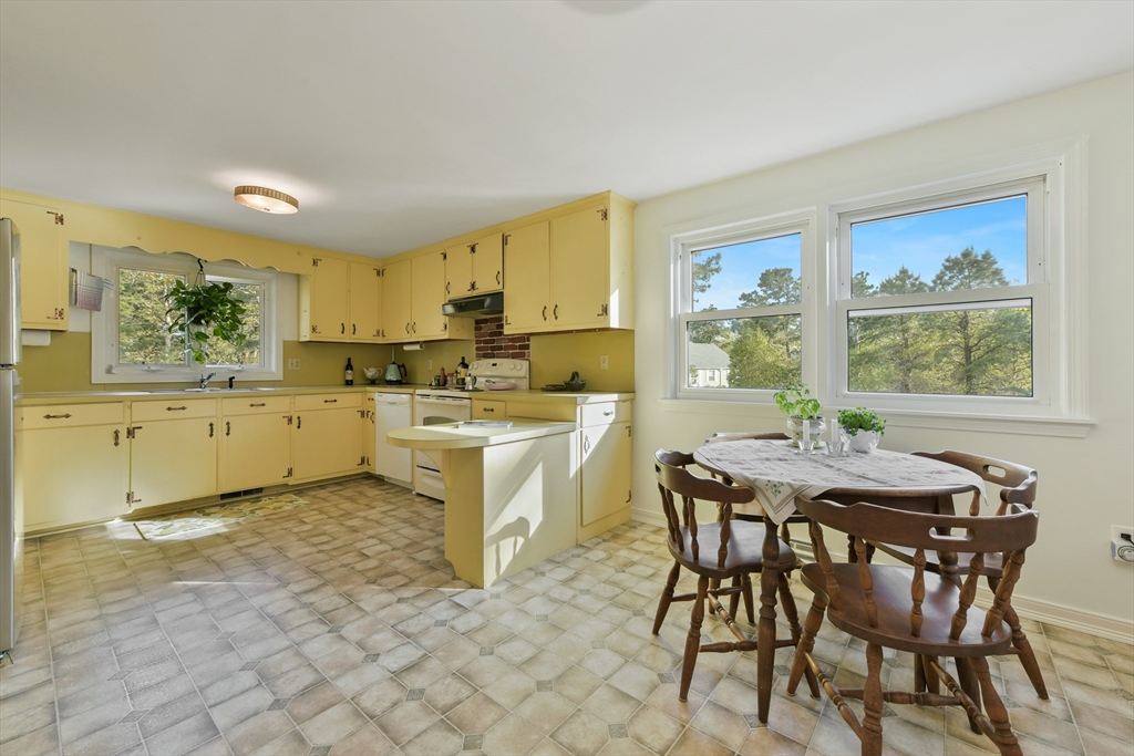470 Riverview Dr