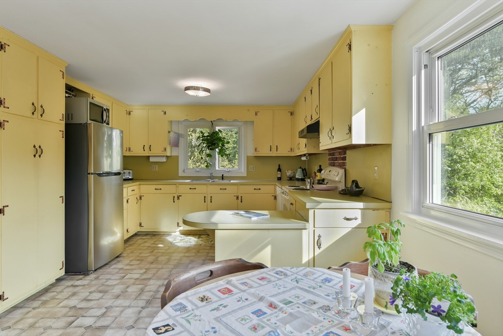 470 Riverview Dr
