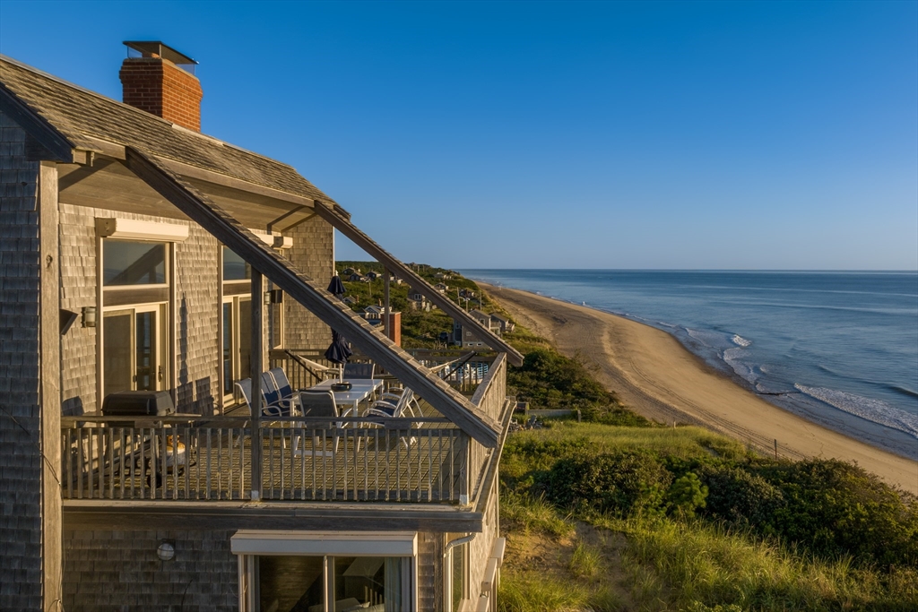 90 Cliff Road
