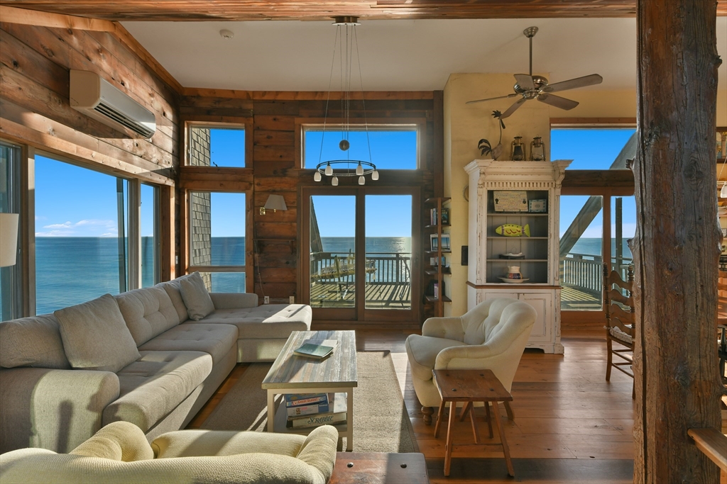 90 Cliff Road