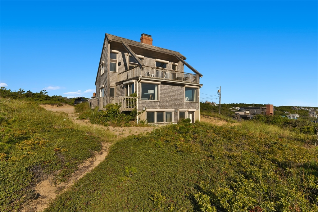 90 Cliff Road