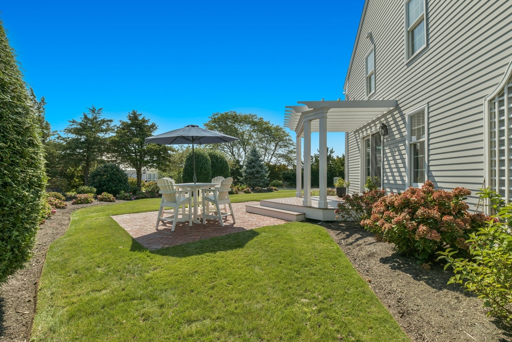 28 Youngs Farm Ln