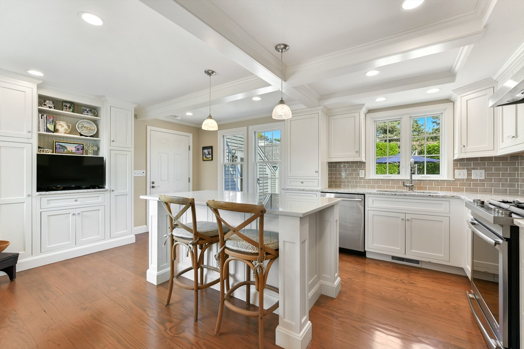 28 Youngs Farm Ln
