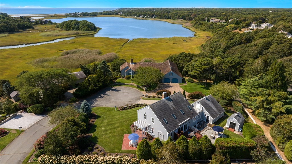 28 Youngs Farm Ln