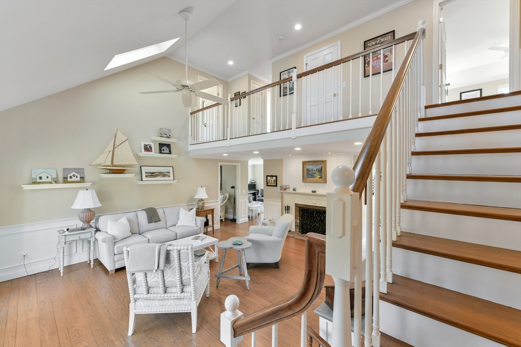 28 Youngs Farm Ln